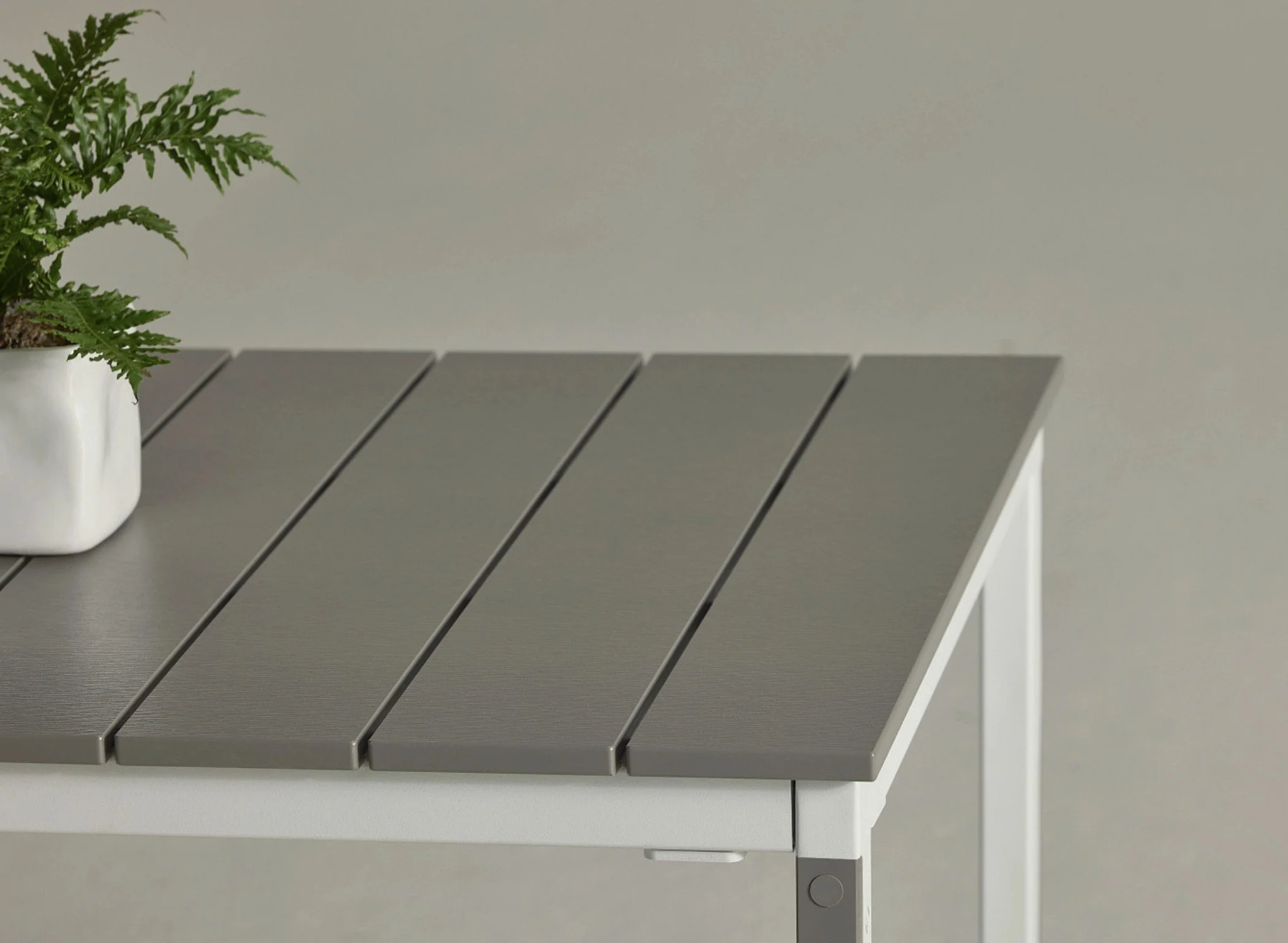 KI Outspan™ Outdoor Tables