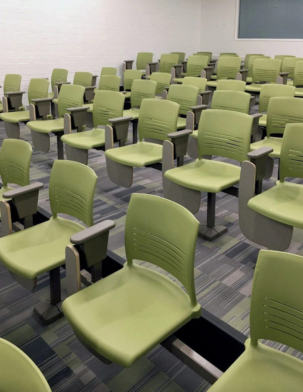 KI Sequence Fixed Seating