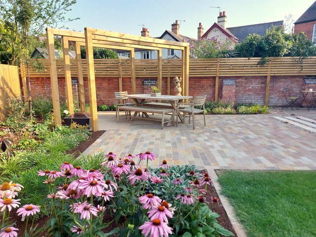 Garden Designer v.s Landscaper, Who to Choose?