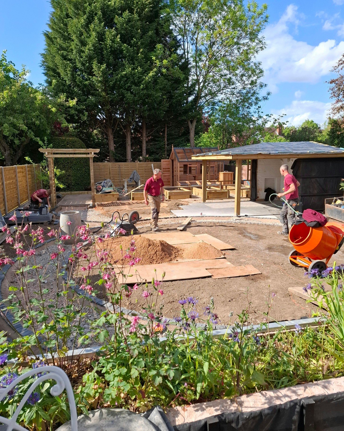 It's all go at our current installation, transforming this space into our Japanese inspired garden, converting an existing building into a Tea House with Tori arch, cor-ten screens and granite paving. Not long now until we can plant this garden and p