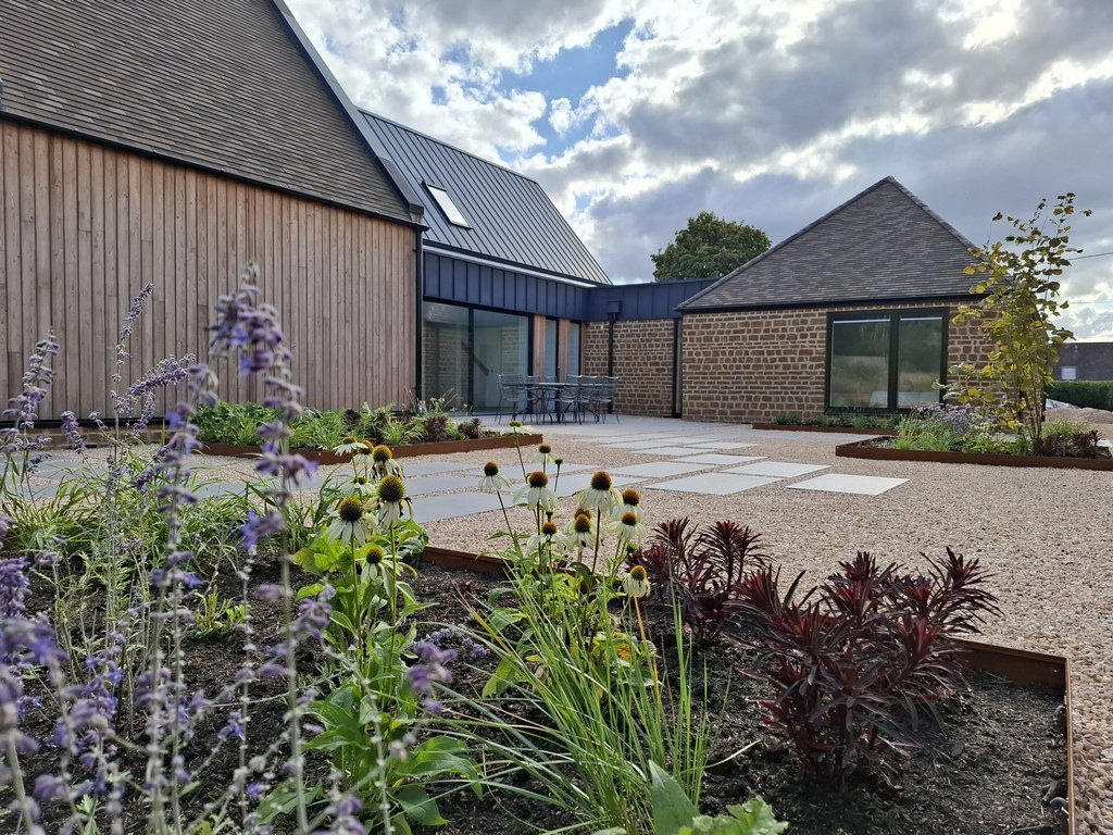 Contemporary Courtyard Garden
