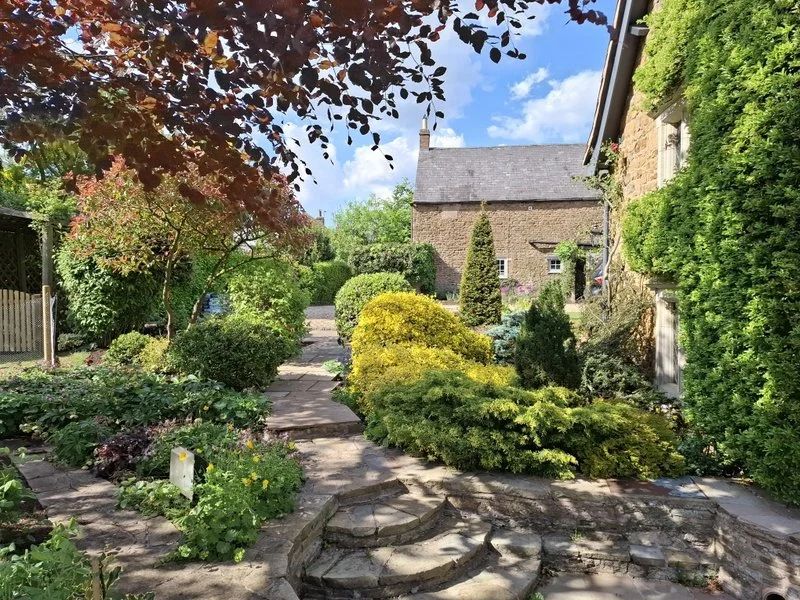 Country Garden and Planting Design - Somerby
