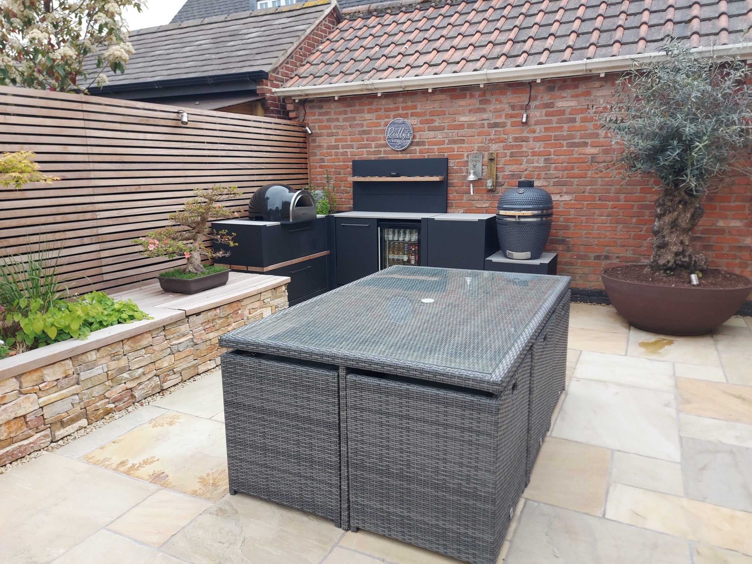 Courtyard Garden - Mountsorrel, Leicestershire.