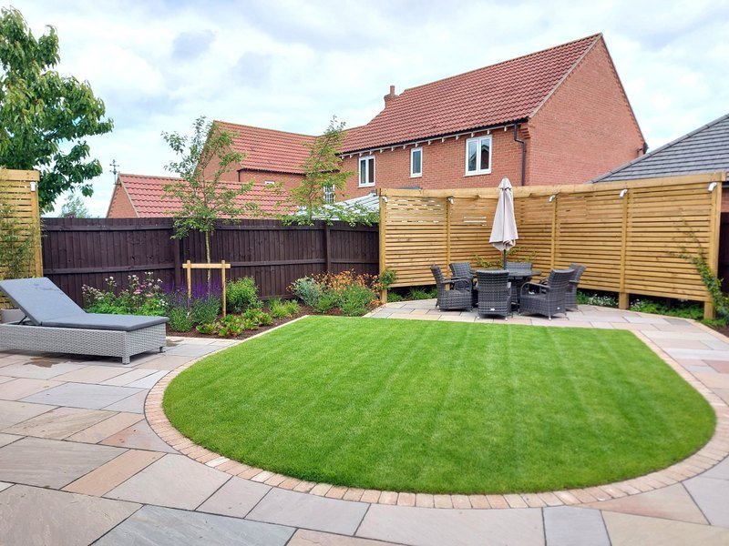 Outdoor Entertaining Garden Design - Ibstock