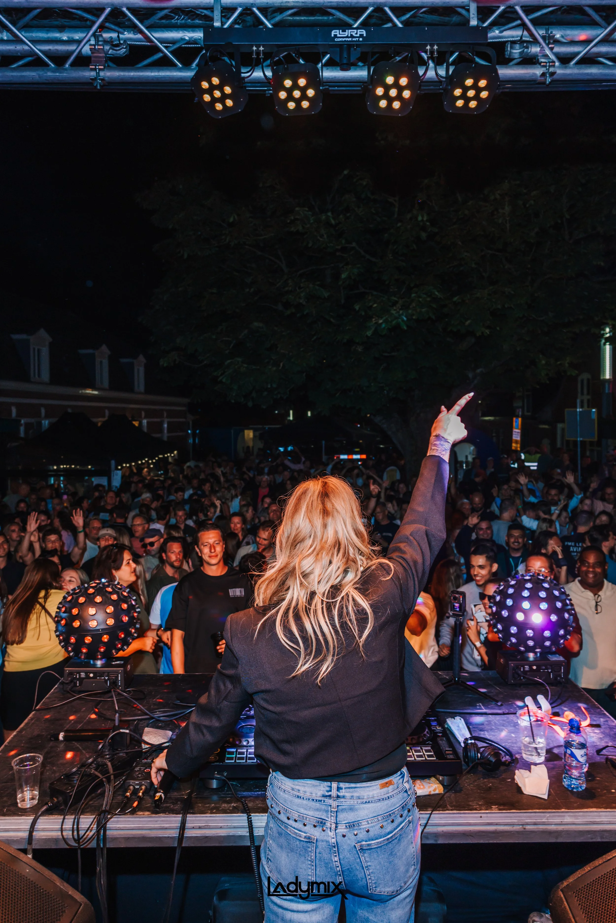 FZ X Ladymix_731.jpg