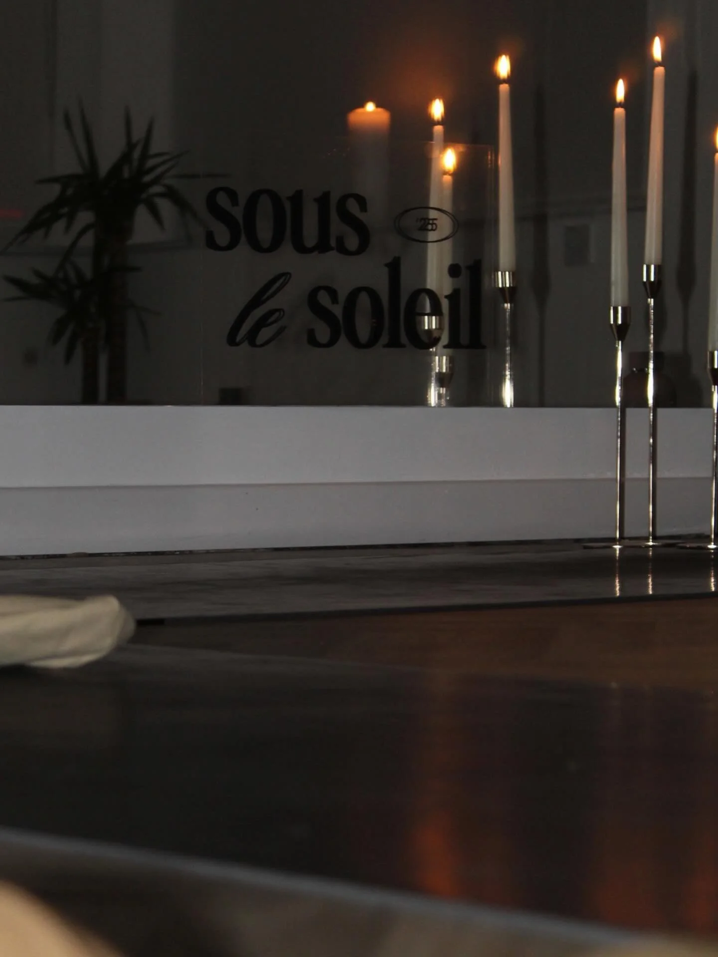 ERP Mats &amp; Mulled wine x @souslesoleil.apparel 

A beautiful evening filled with mulled wine, candlelight Pilates, relaxation, tapping &amp; of course the most gorgeous gifts from @souslesoleil.apparel ✨

Stunning way to finish our week thank you