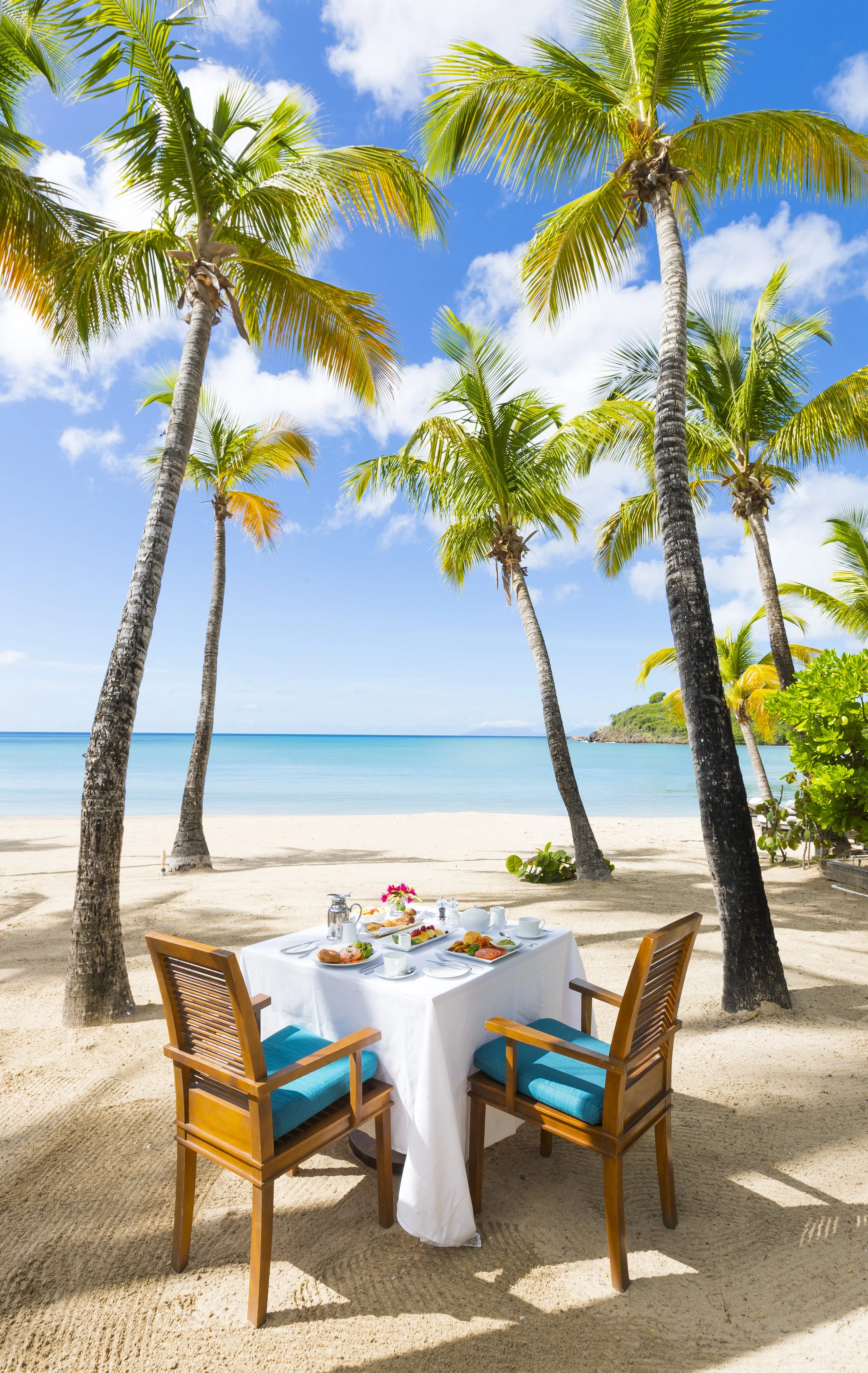 Carlisle Bay Dining on the beach.JPG