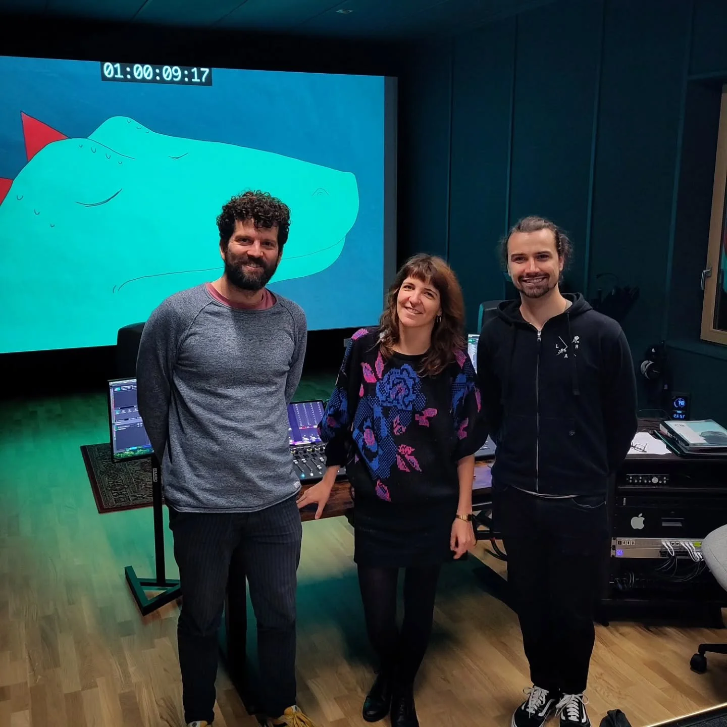 Tyrannosaurus @rex_bern 🦖...

:

:

:

:

:

:

Kinomischung des REX ID Trailers von @lara.perren / @aggregat_studio . Roarrrrr!!!

Regie und Animation: @lara.perren 

Sound Design: @jorritstadelmann 

Mischung: @seanwirz 

#audiopostproduction #rer