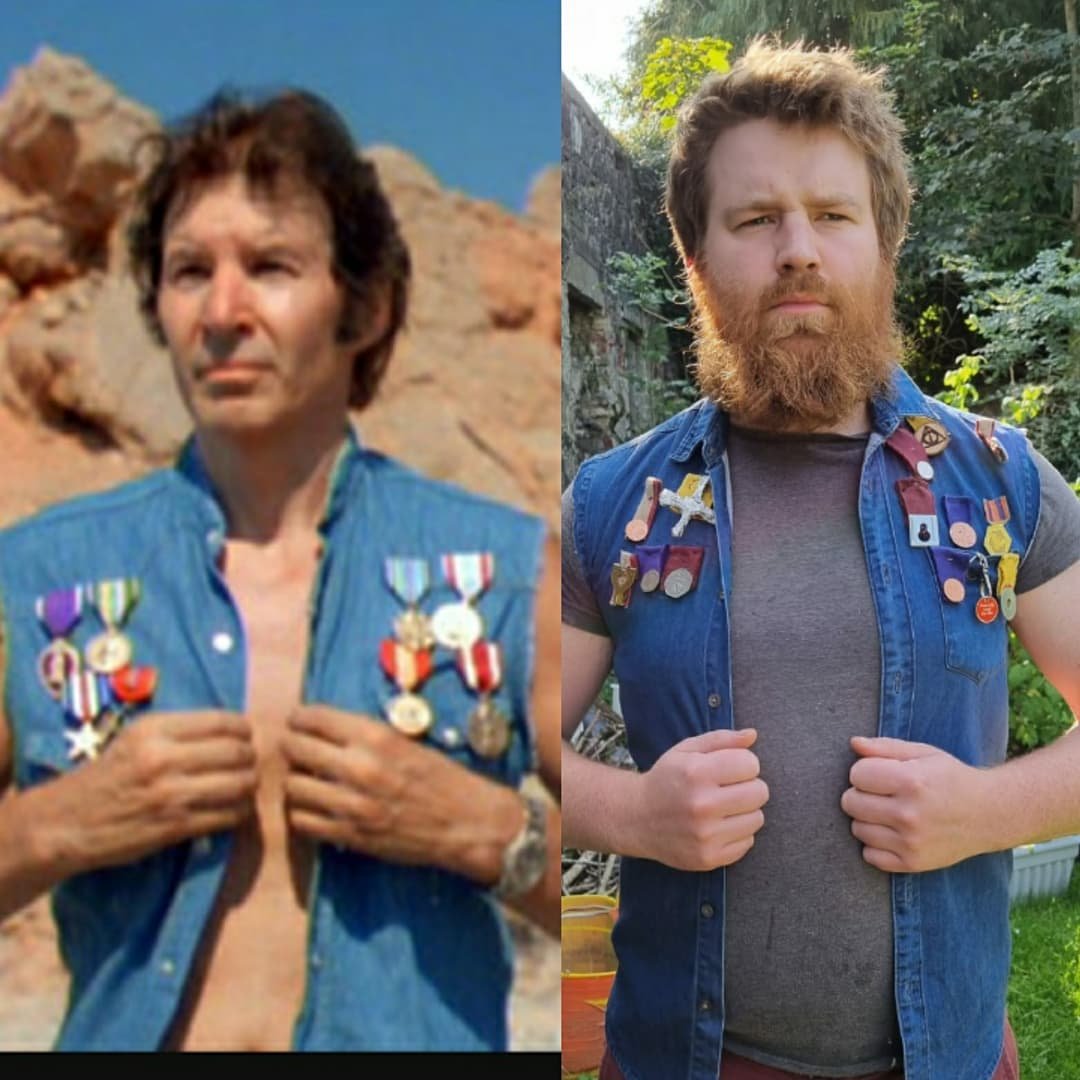 I got to dress up as one of my heroes last night.

Big thanks to @melissashayward and @conord__owling, who played my 'Neil Bree &amp; D' rpg before we watched the masterpiece that is

'I am here....now'