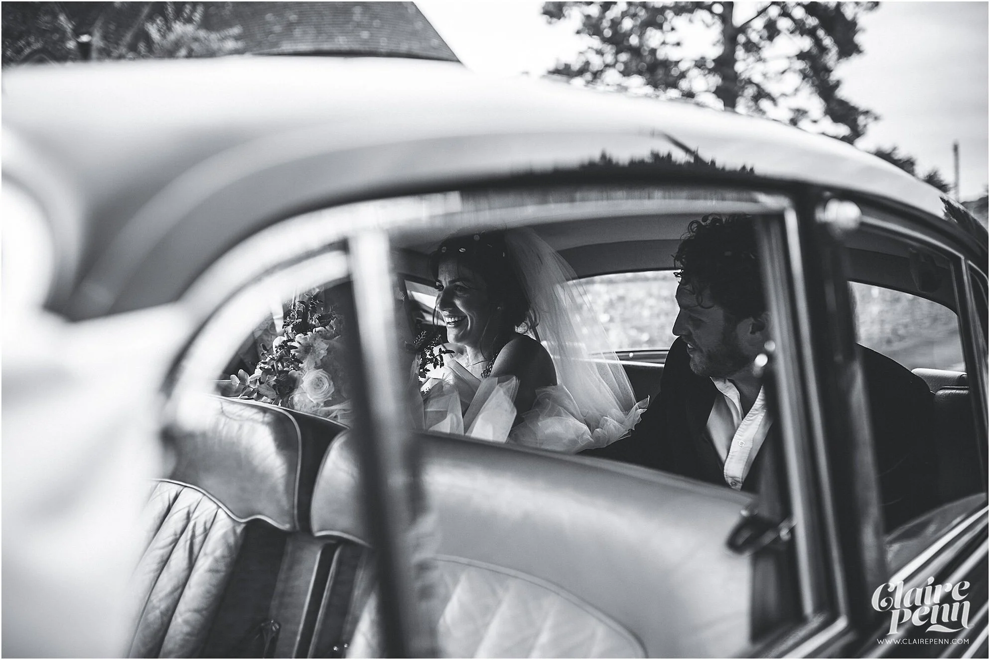 Tipi+festival+wedding+High+Billinghurst+Farm+Surrey_0038.jpg
