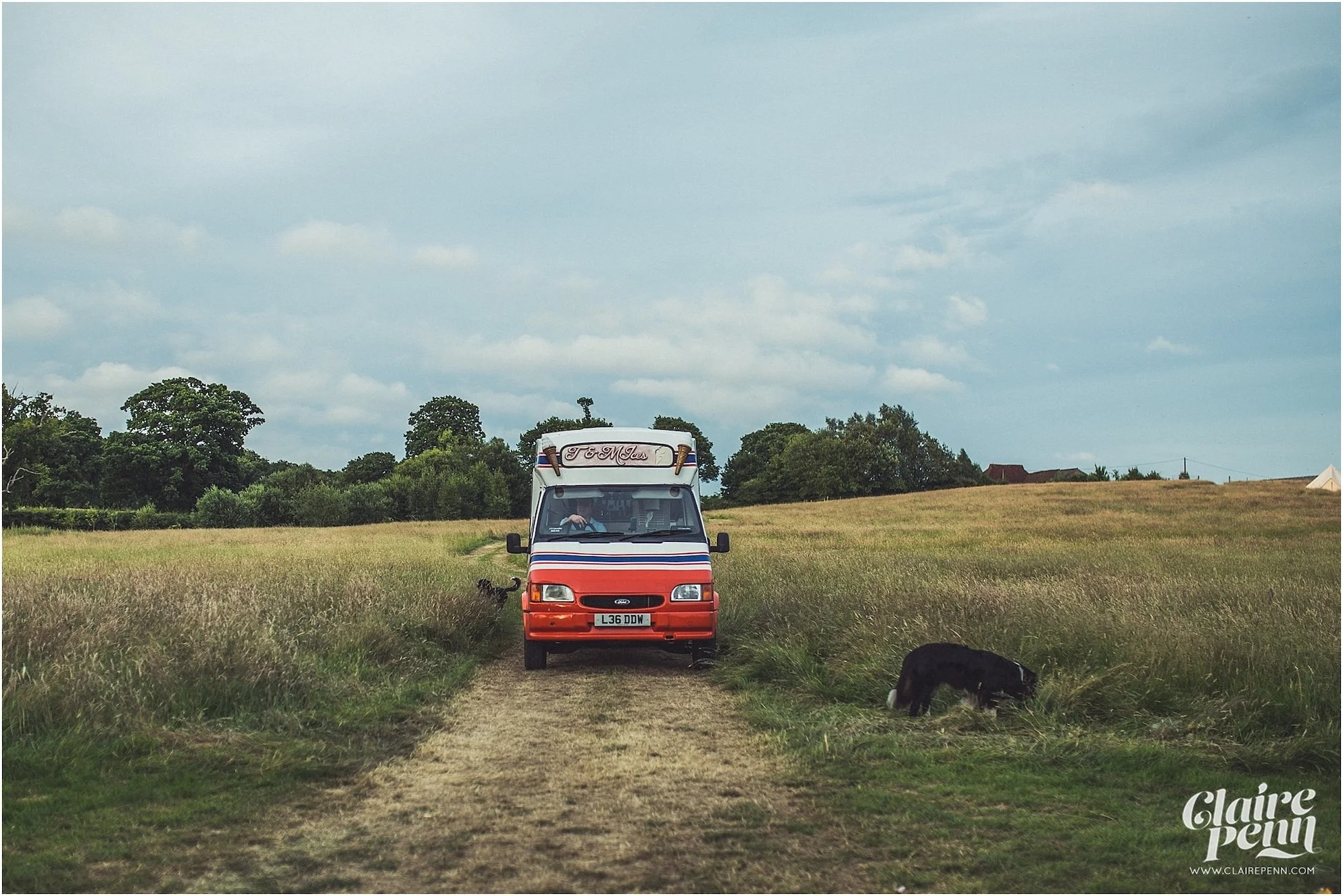 Tipi+festival+wedding+High+Billinghurst+Farm+Surrey_0067.jpg
