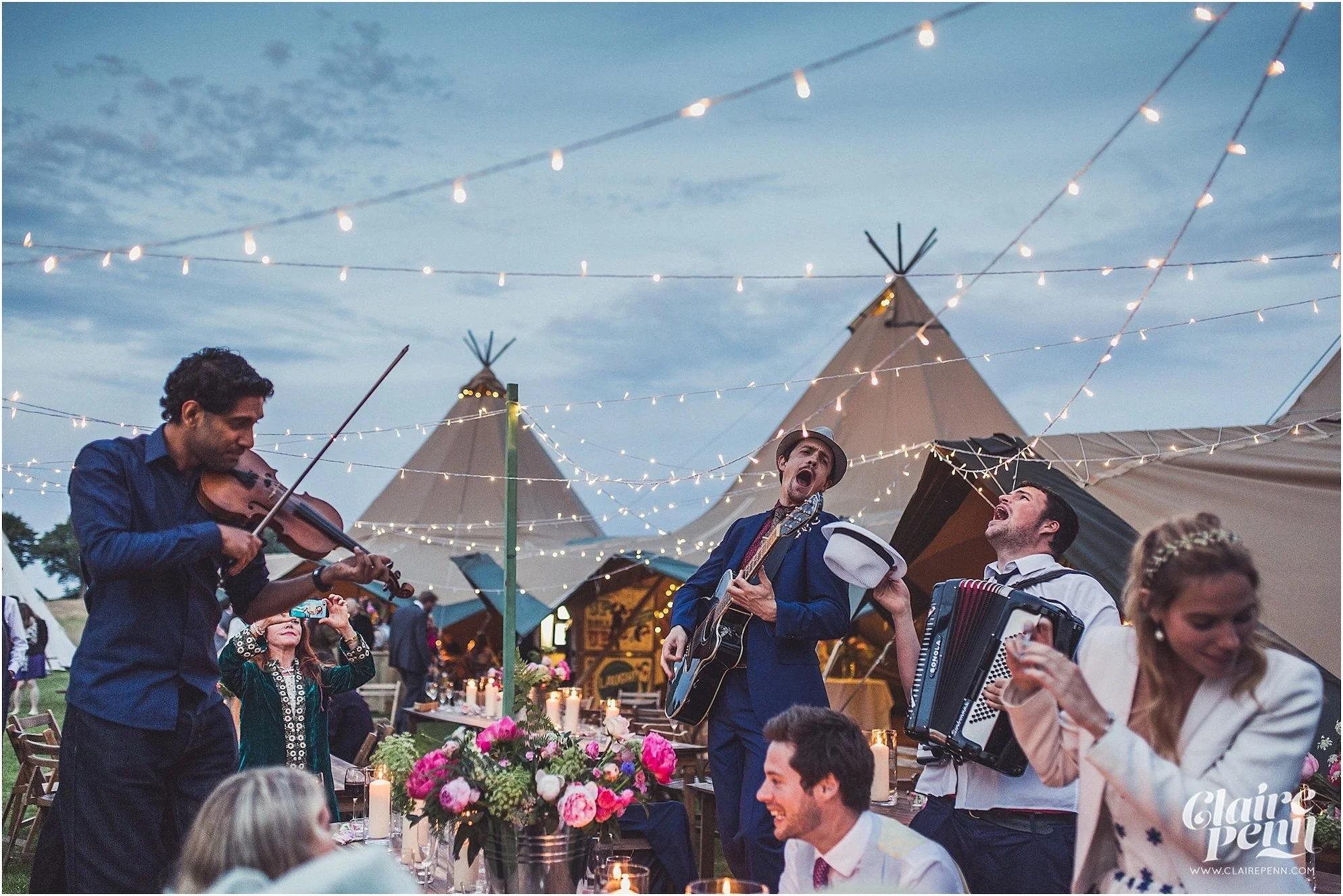 Tipi+festival+wedding+High+Billinghurst+Farm+Surrey_0075.jpg