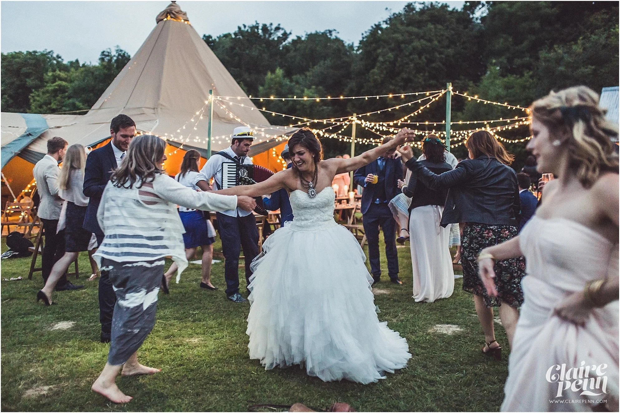 Tipi+festival+wedding+High+Billinghurst+Farm+Surrey_0084.jpg