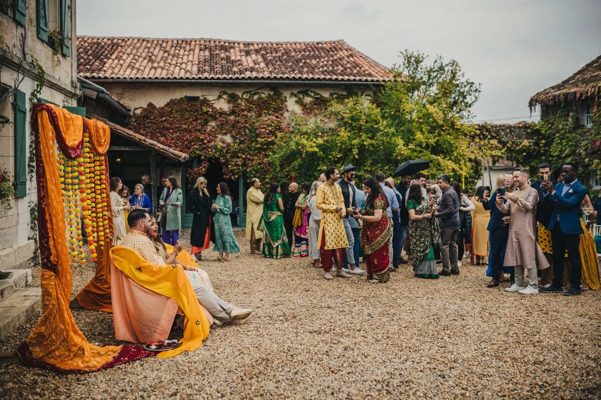 Sonam+&+David+pithi+ceremony+Manoir+de+Longeveau+France-008.jpg