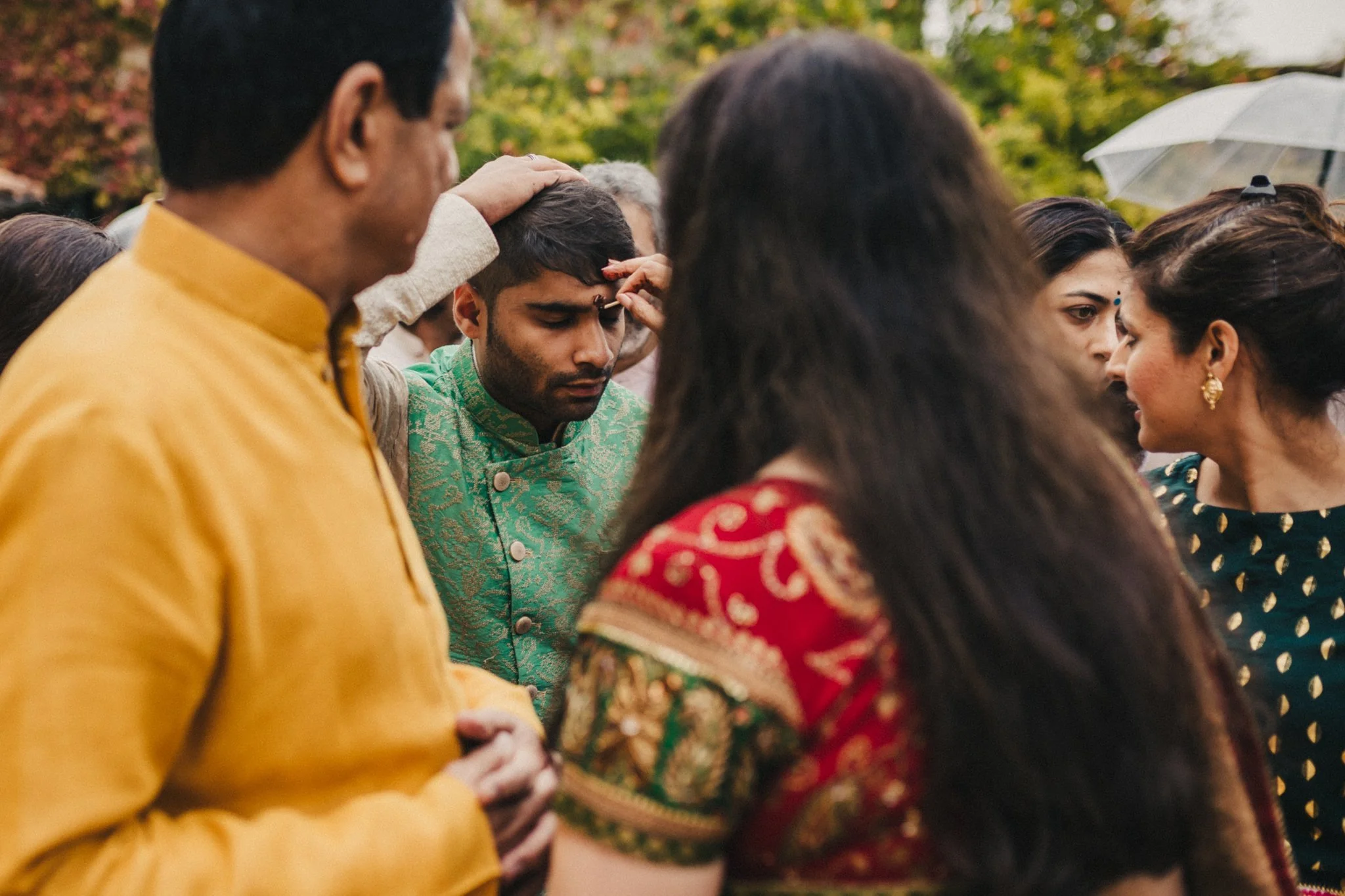 Sonam+&+David+pithi+ceremony+Manoir+de+Longeveau+France-013.jpg