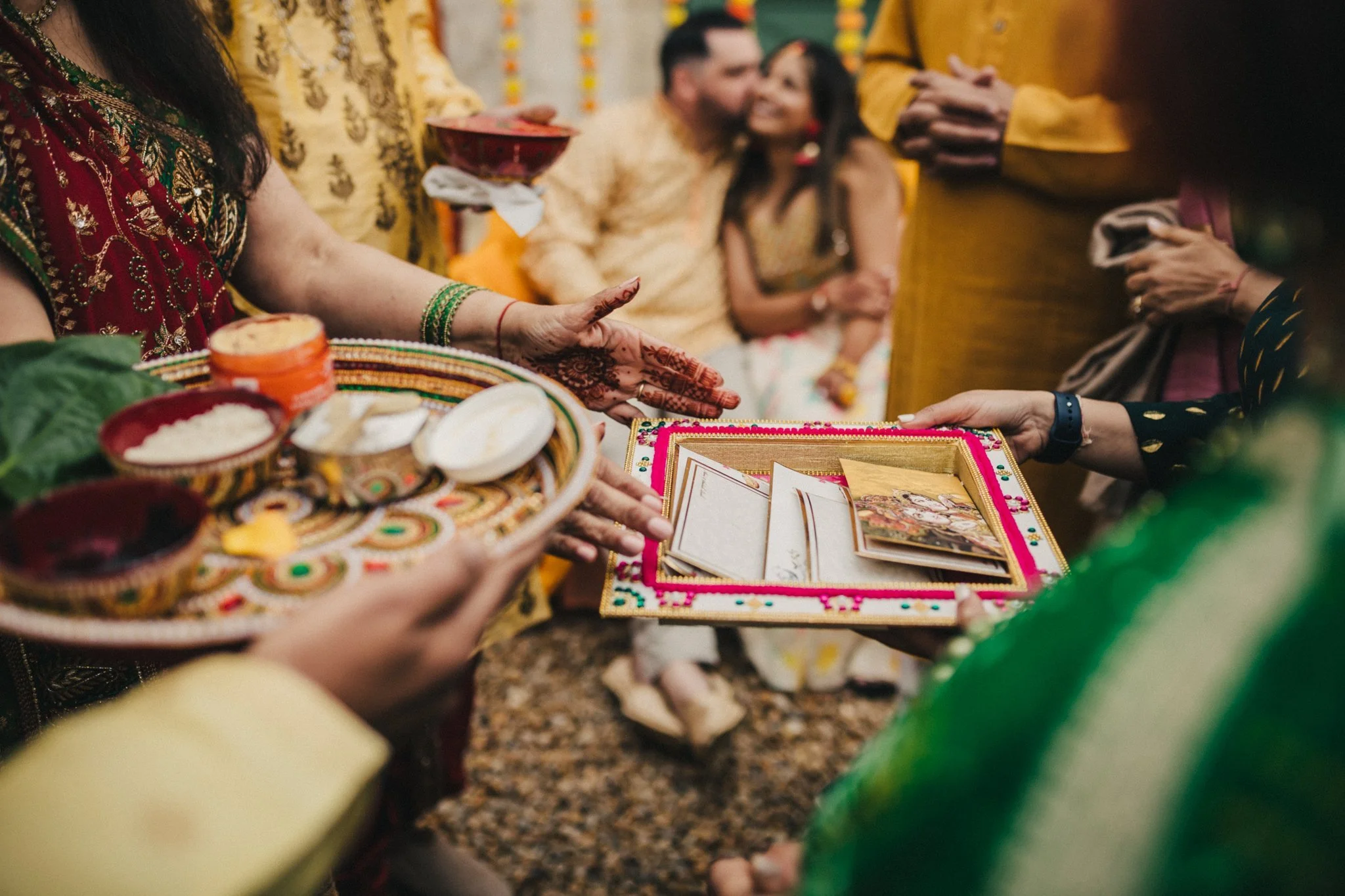 Sonam+&+David+pithi+ceremony+Manoir+de+Longeveau+France-015.jpg