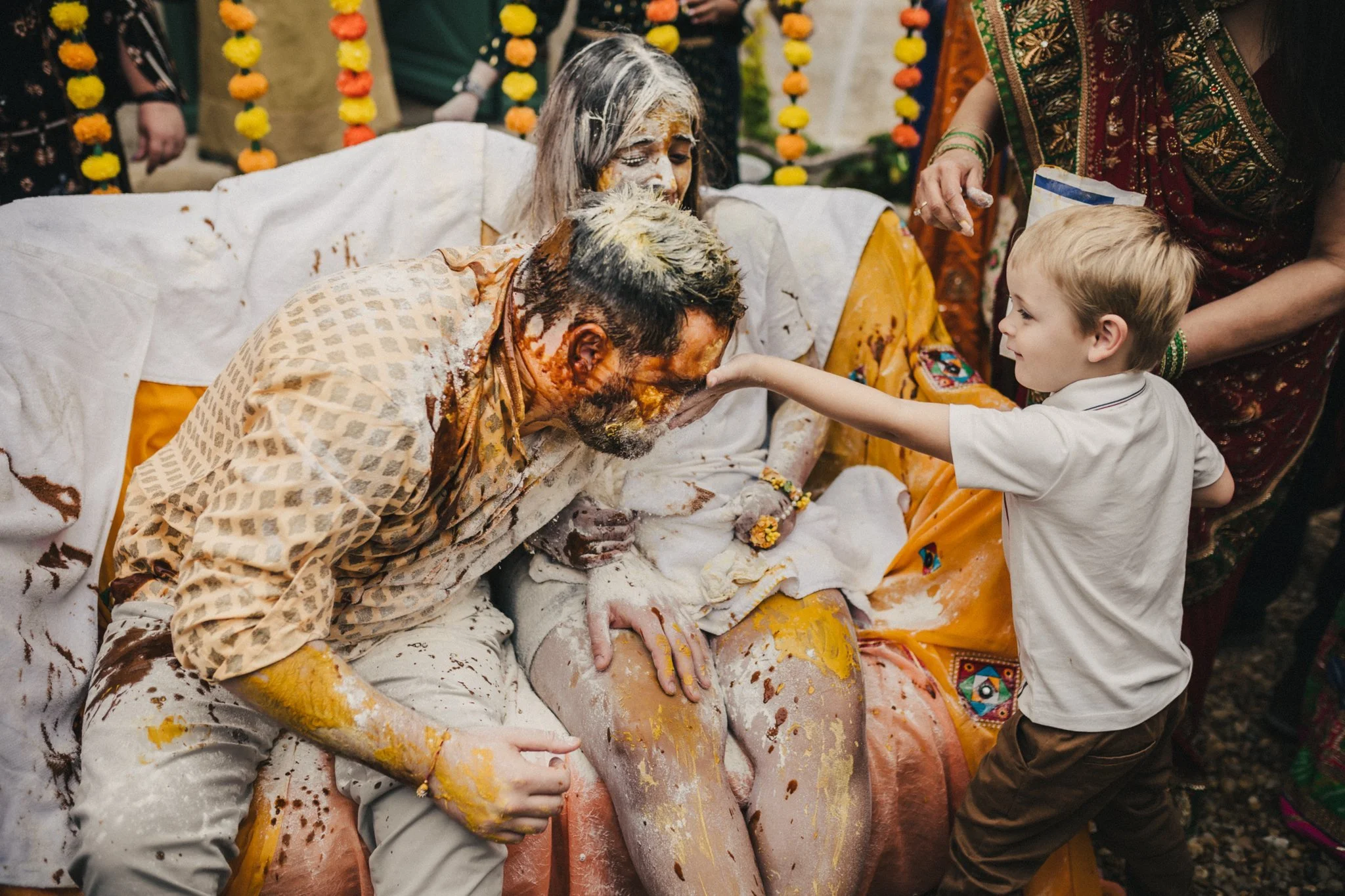 Sonam+&+David+pithi+ceremony+Manoir+de+Longeveau+France-031.jpg