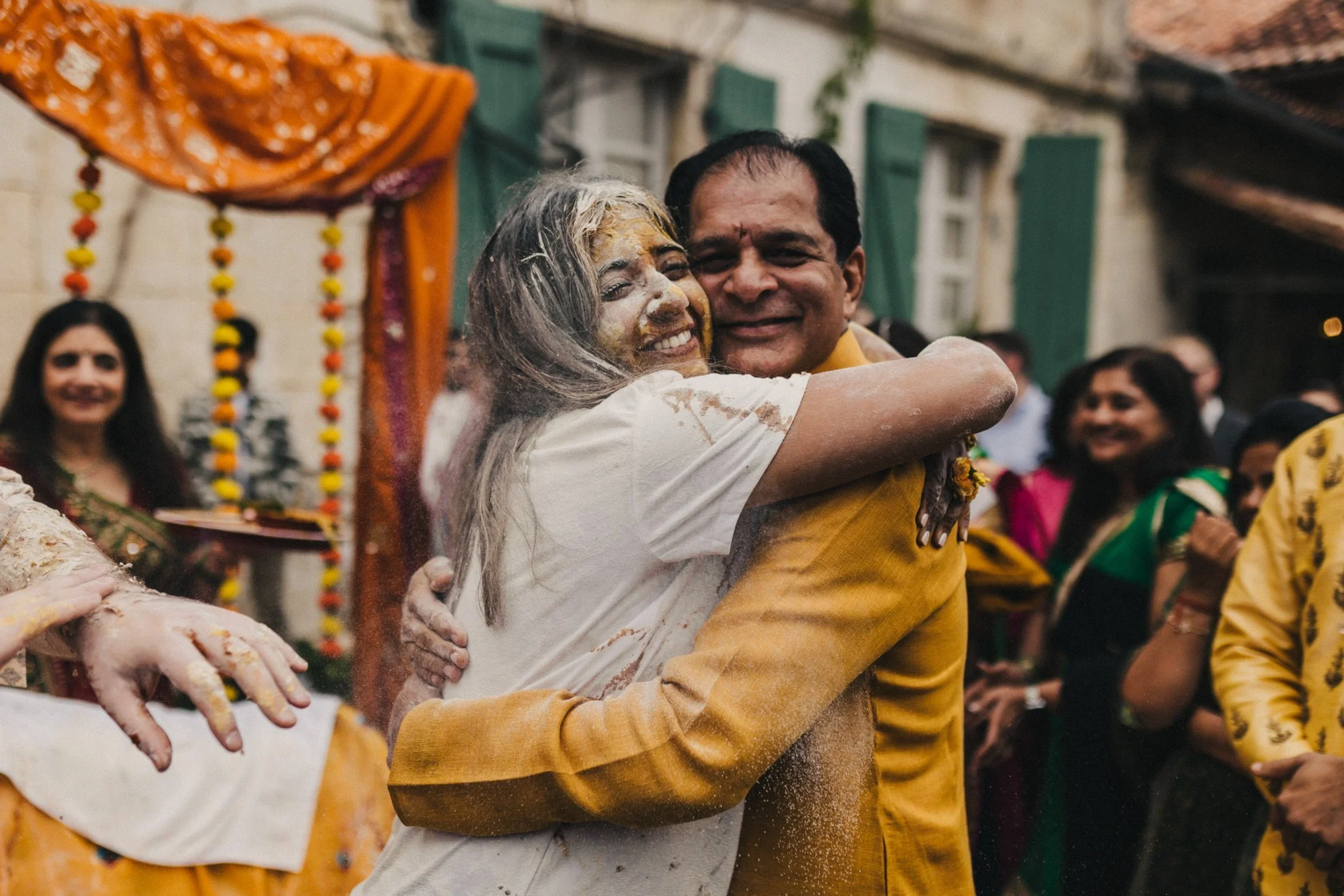 Sonam+&+David+pithi+ceremony+Manoir+de+Longeveau+France-033.jpg