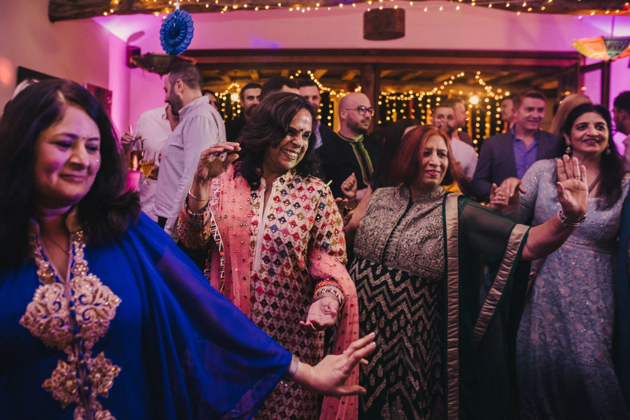 Sonam+&+David+pithi+ceremony+Manoir+de+Longeveau+France-043.jpg