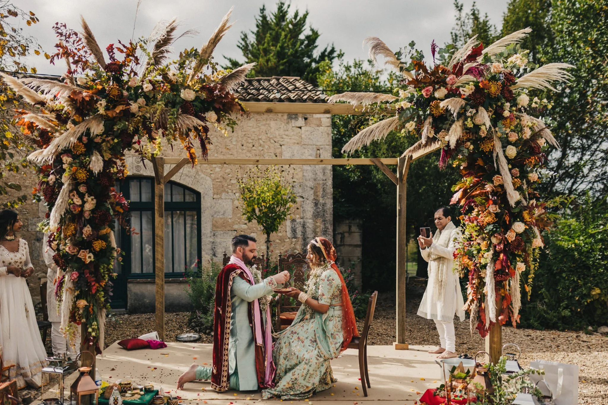 Sonam+&+David+Hindu+ceremony+Manoir+de+Longeveau+France-043.jpg