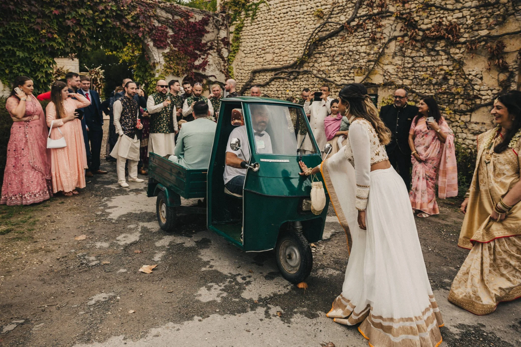Sonam+&+David+Hindu+ceremony+Manoir+de+Longeveau+France-054.jpg