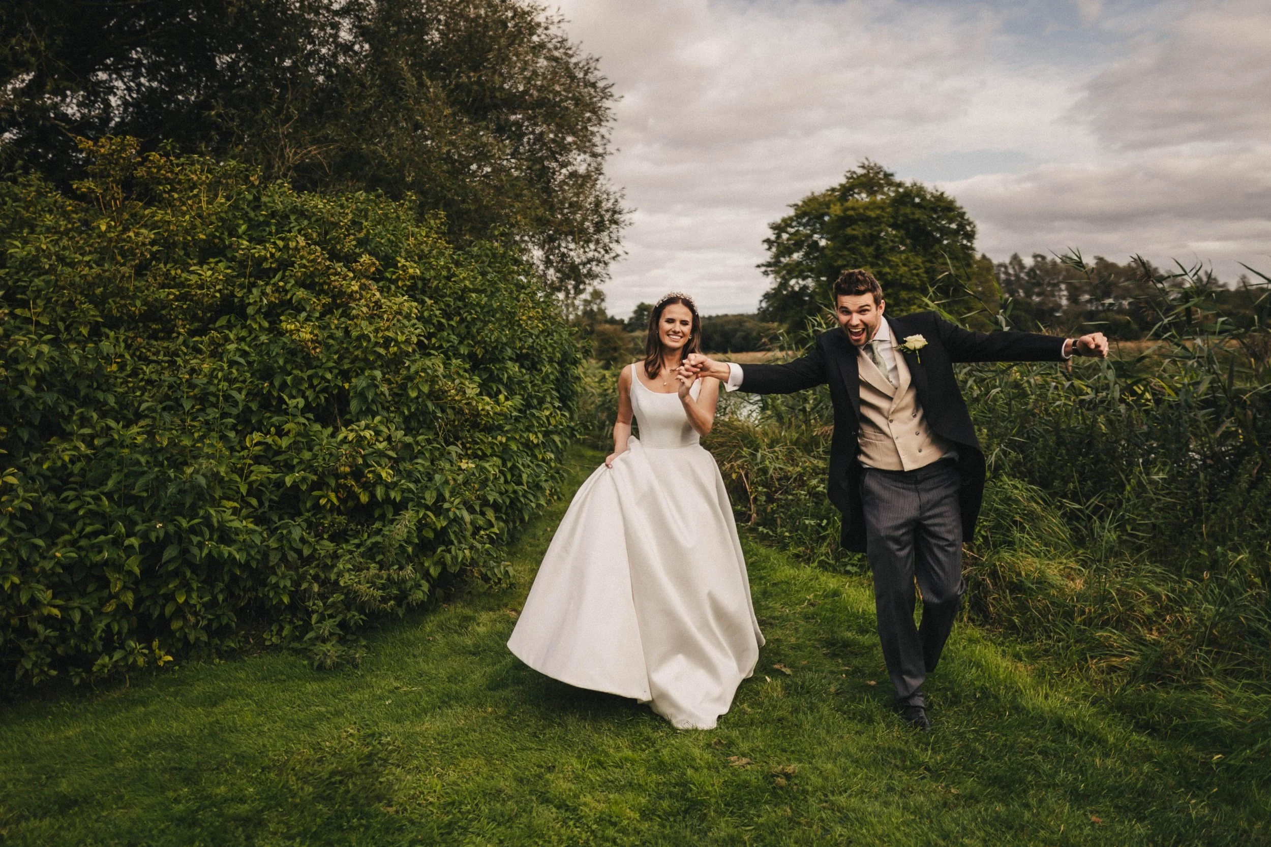 Houghton+Lodge+Gardens+wedding+Winchester+Hampshire-065.jpg