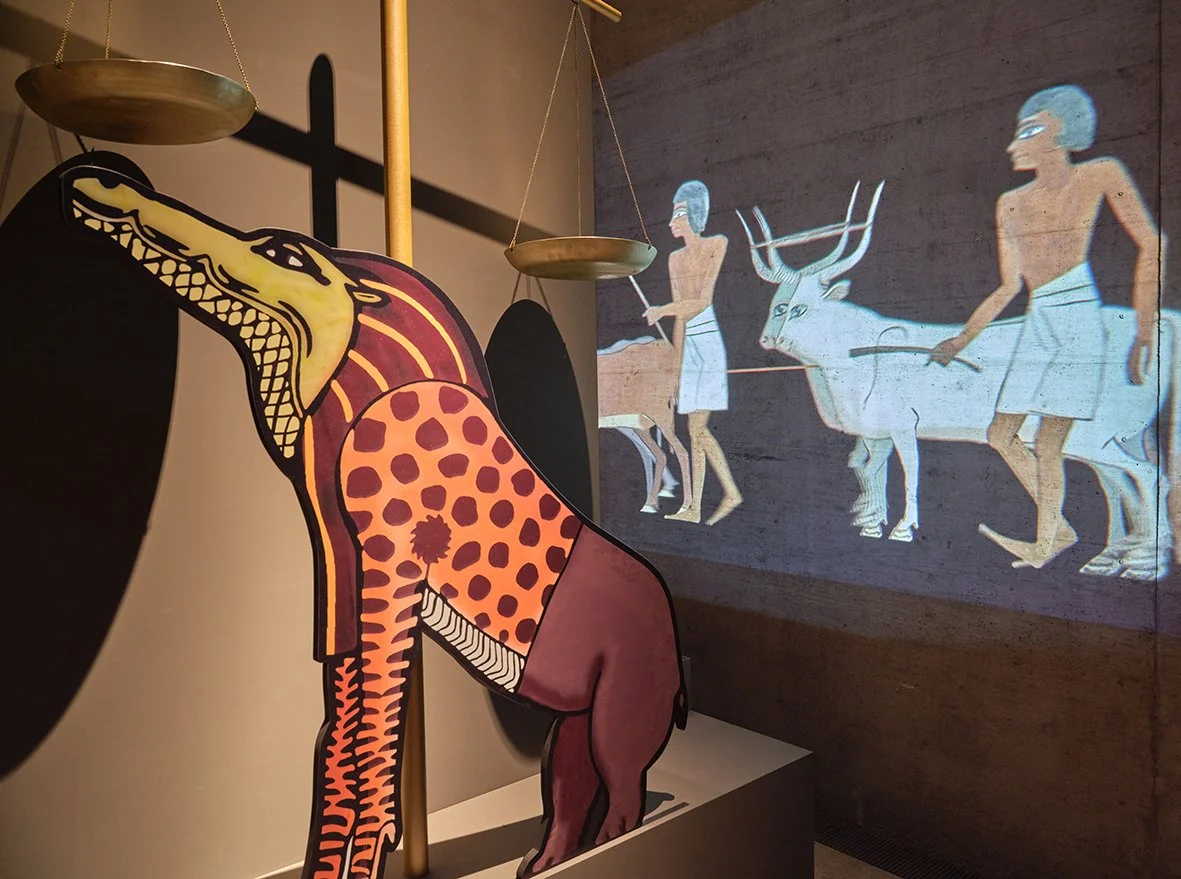 Grosse Fresserin_Projektion.jpg