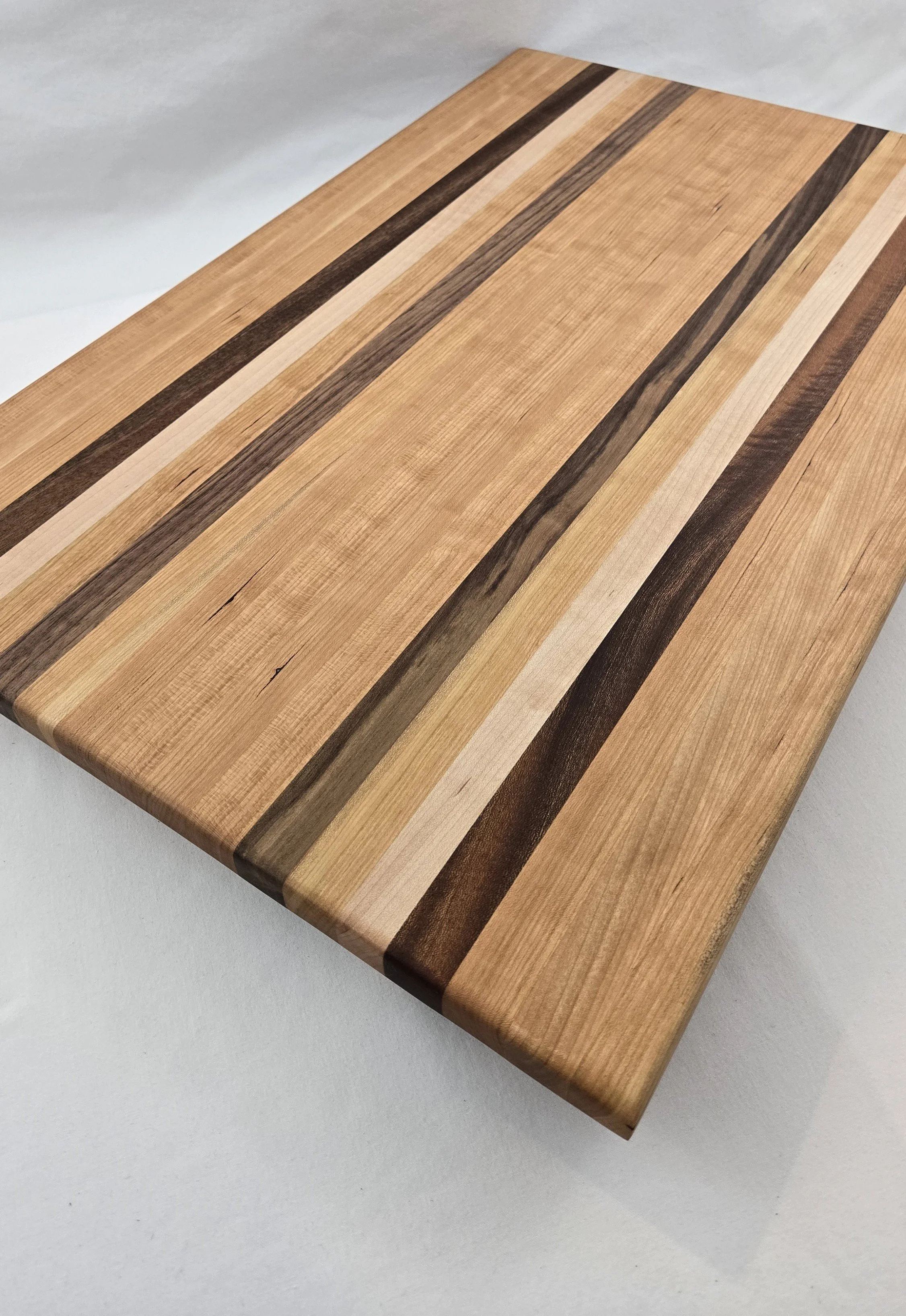 Edge Grain Cutting Board (5206)