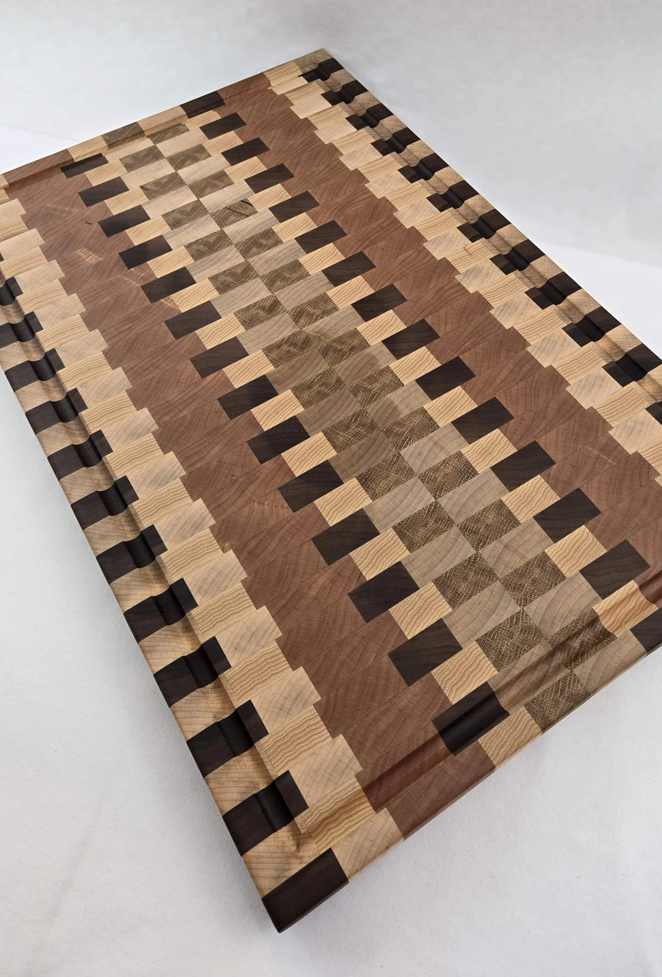 Large End-Grain Cutting Board with Juice Grove (5215)
