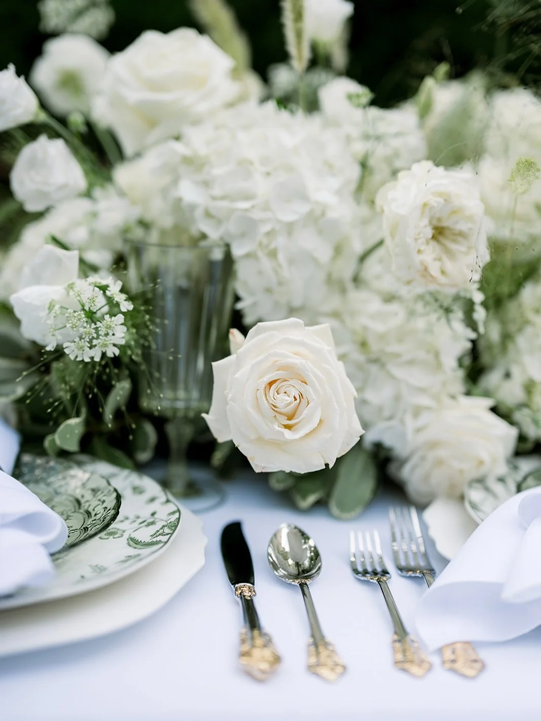 Details we just can&rsquo;t get over🤭🤍🥂🌿

Host: @bloomingeemaphotography 
Planning + Design: @bloomingeemaphotography + @divineworkseventco 
Coordination: @divineworkseventco
Venue: @philbrookevents 
Rentals: @partyperfectok 
Florals: @emmalinero