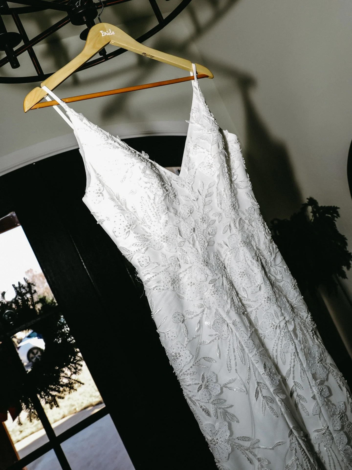 A moment for the bride 🤍

She&rsquo;s not answering questions, checking the timeline, or running the day. She&rsquo;s taking it all in✨

That&rsquo;s the difference when you have a coordinator.

At Divine Works, we protect this moment, so you can be