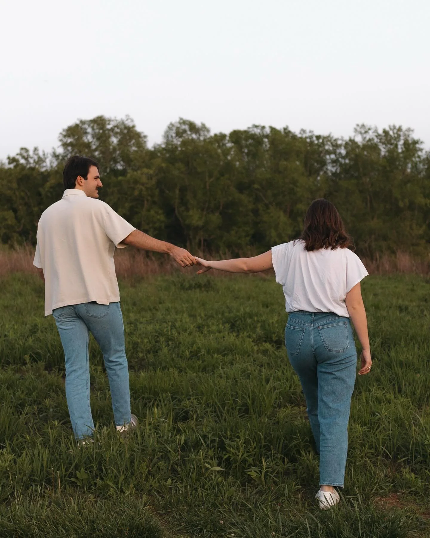 Some more of my favorites from Kacky + Trevor&rsquo;s engagement!! Such a beautiful spring night - truly out of a dream! 

#greenvillephotographer #photography #engagementphotography #greenvillesc #scweddingphotographer #engagement