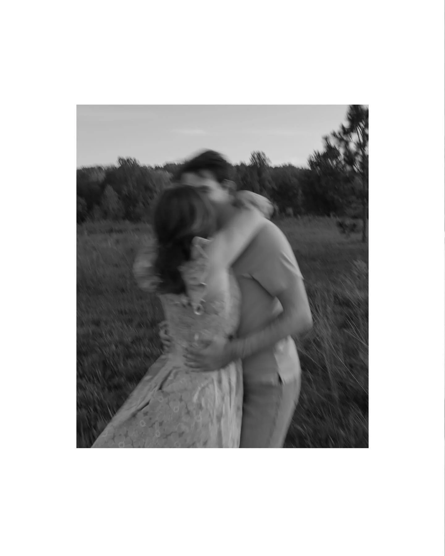 a couple b&amp;w sneak peaks from kacky and trevor&rsquo;s dreamy evening at the botanical gardens!! 

august can&rsquo;t come soon enough - to the future Krupke&rsquo;s!!