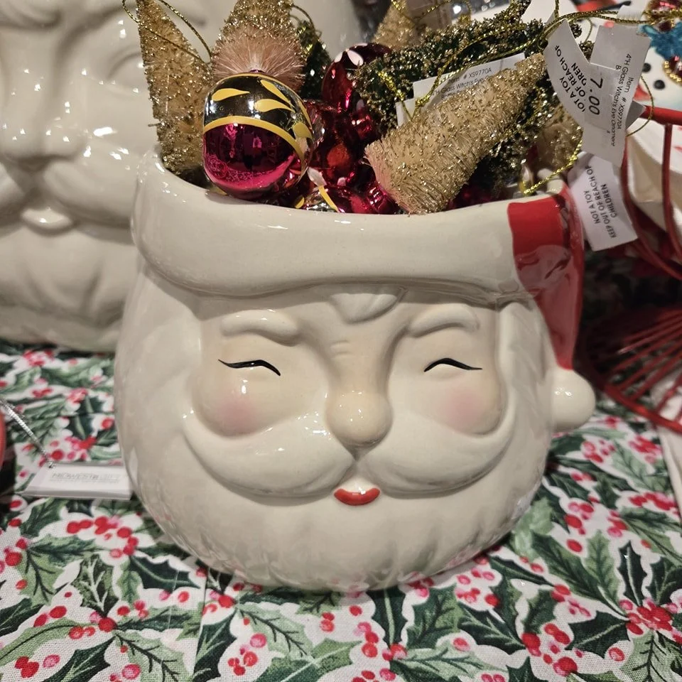 Christmas close ups! We can't wait for you to see all of the displays we've been working on this week!
Holiday Open House
Friday: 10 - 6
Saturday: 10-6
Sunday: 12-5