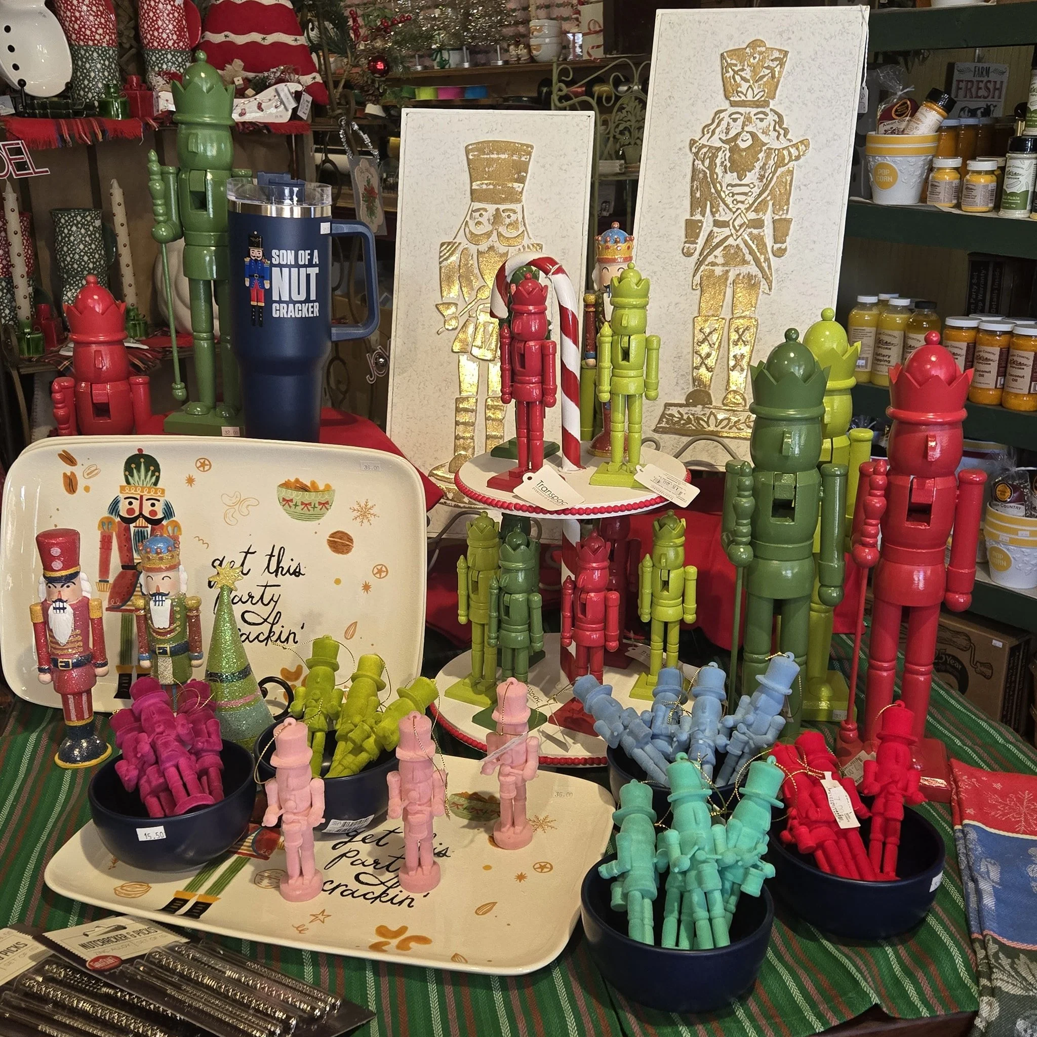 It's a beautiful weekend to get crackin' on Christmas shopping!