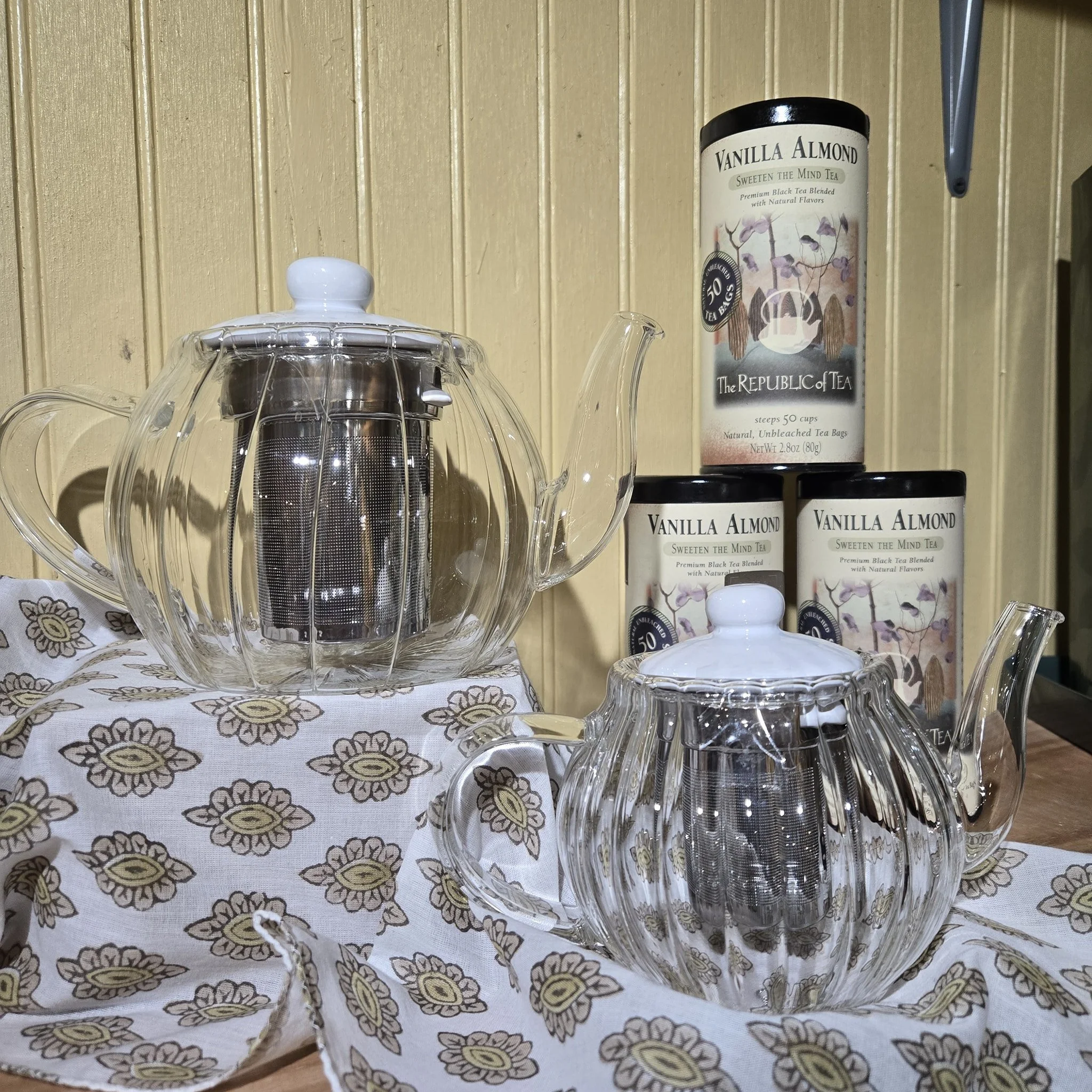 You've asked for glass teapots, Price and Kensington listened! These lovely pots with infuser are new to our tea room ☕️