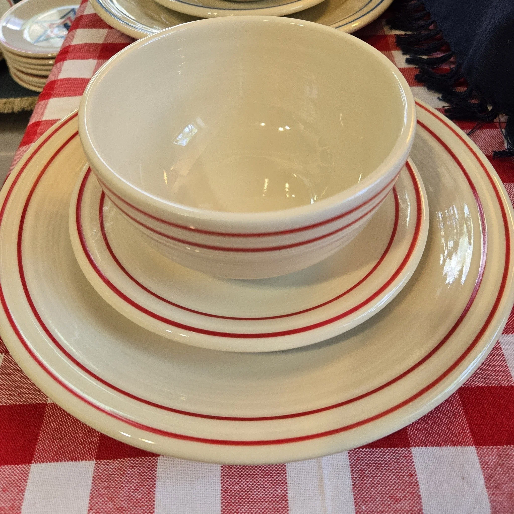 Lavender isn't the only newness in Fiesta. Check out these Americana sets! I love that they are a combo of classic and bistro pieces!  #madeinamerica #fiesta #colorfulkitchen #fiestaware