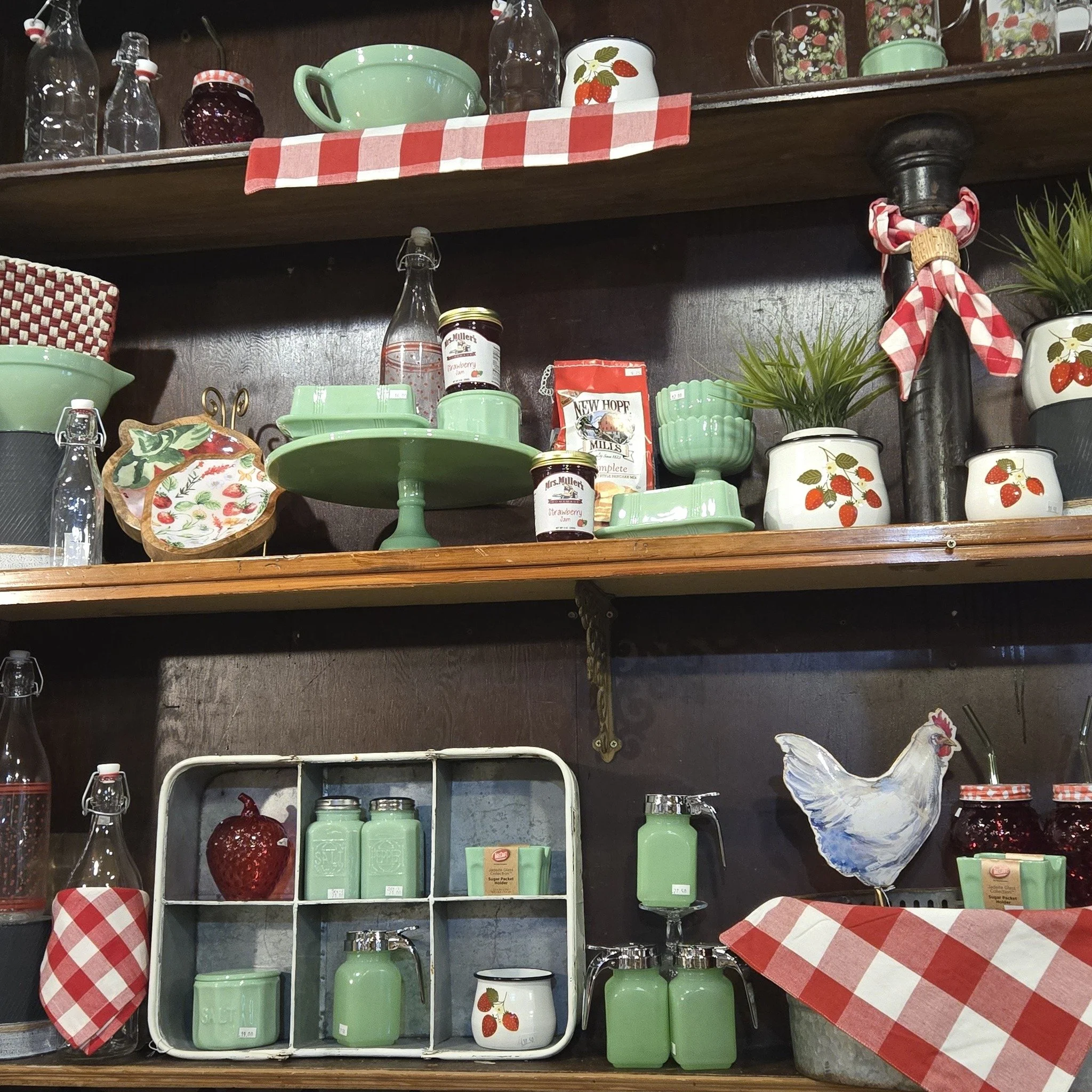 A stormy week means staff had a lot of time to play with displays. 🍓🐓 Glad you all are safe, hope you come out to see some refreshed looks this weekend! #ShopLocal #travelmissouri #vintagekitchen
