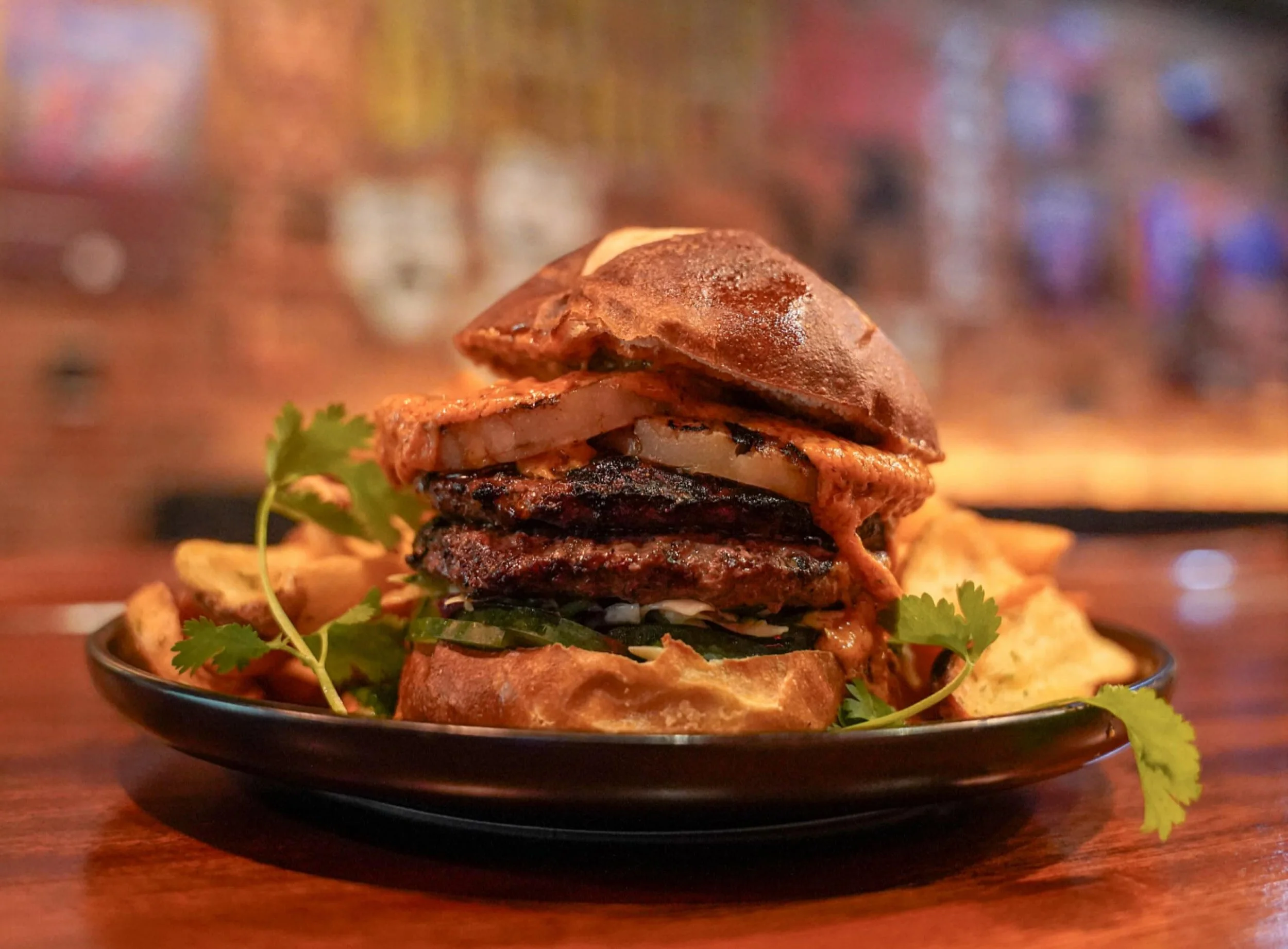 🍔 Burger of the Week 🍔 Thai Peanut

Double patty, sliced cucumber, sweet and sour slaw, grilled pineapple, thai peanut sauce, on a pretzel bun.

Sweet, tangy, and a little nutty&mdash;just like us 😉

#BostonEats #PretzelBunDreams #Restaurant #Bost