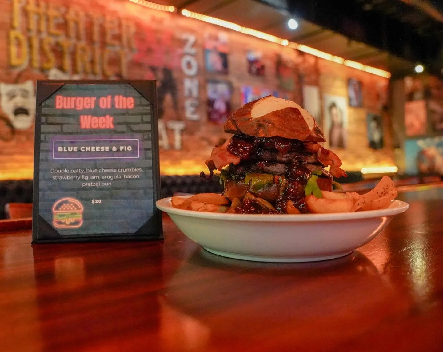 🍔 Burger of the Week 🍔 Blue Cheese and Fig

Double patty, Blue cheese, Bacon, Fig jam 
Arugula, White truffle oil, on a toasty Pretzel Bun

come and try the trust fund baby of burgers 

#BostonEats #PretzelBunDreams #Restaurant #BostonFood #BostonE