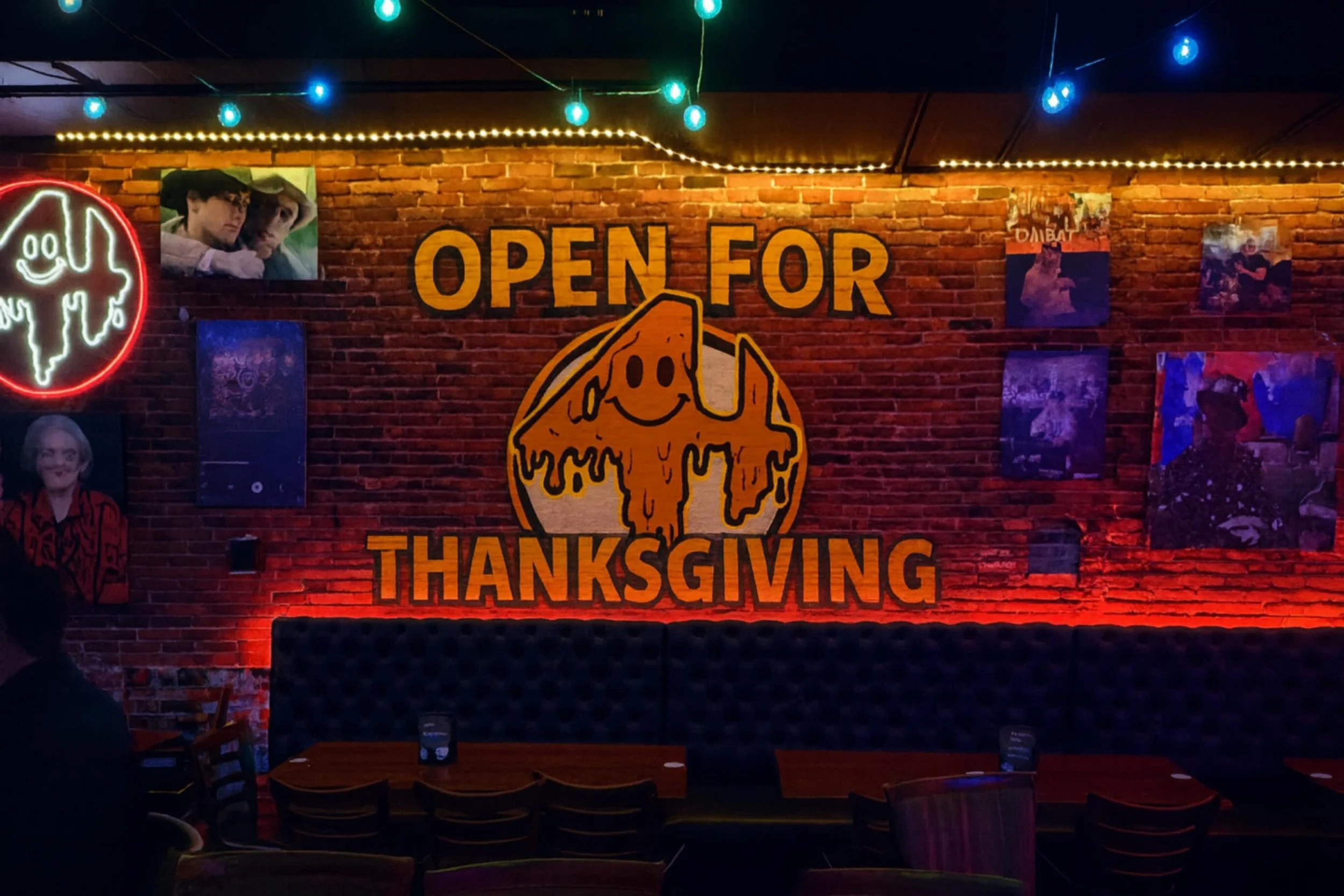 🦃 Need something to do, or need to get away from your family? We are open on Thanksgiving 4pm - 2am. Kitchen Until 1:30am! 🦃 

#BostonBar
#BostonNightlife
#BostonDrinks
#BostonEats
#BostonEvents
#BostonHangouts
#TheatreDistrictBoston
#BostonRestaur