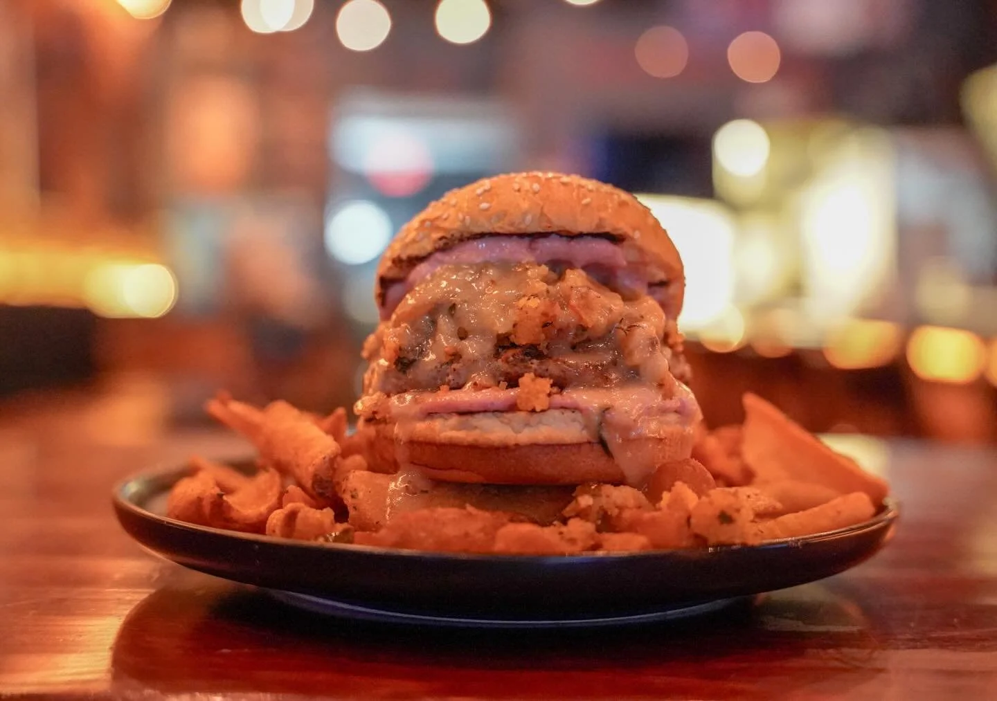 🍔 Burger of the Week 🍔 &ldquo;The Leftovers&rdquo;

Turkey burger, cornbread stuffing, cranberry aioli, smothered in gravy on a sesame bun.

come and try all the sides&hellip; between two buns.

#BostonEats #PretzelBunDreams #Restaurant #BostonFood