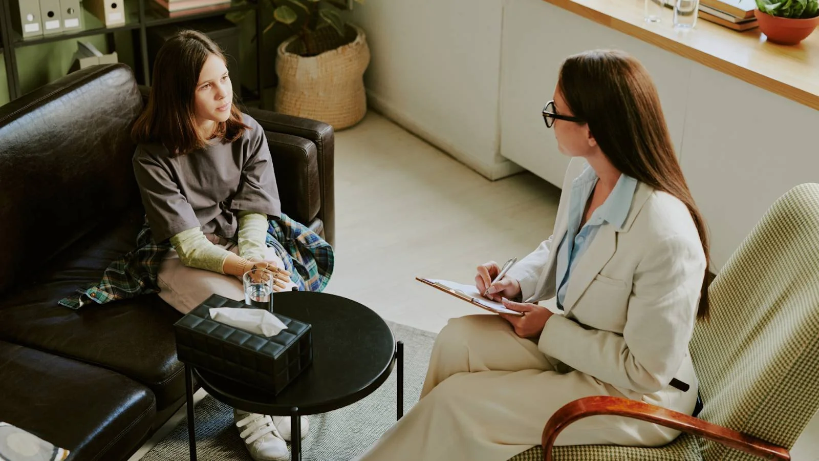 What Is the Difference Between Counselling and Therapy?