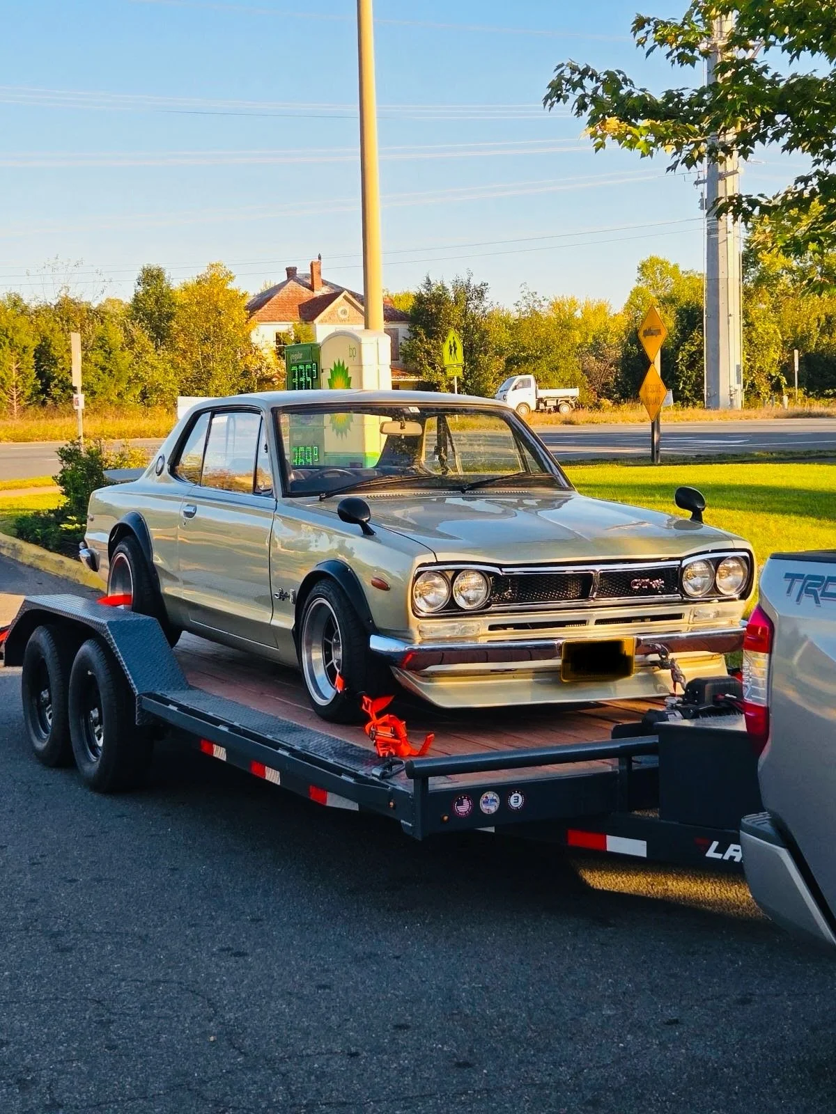 Enclosed vs. Open Car Hauler Rentals: Which Is Best for Moving Your Car?