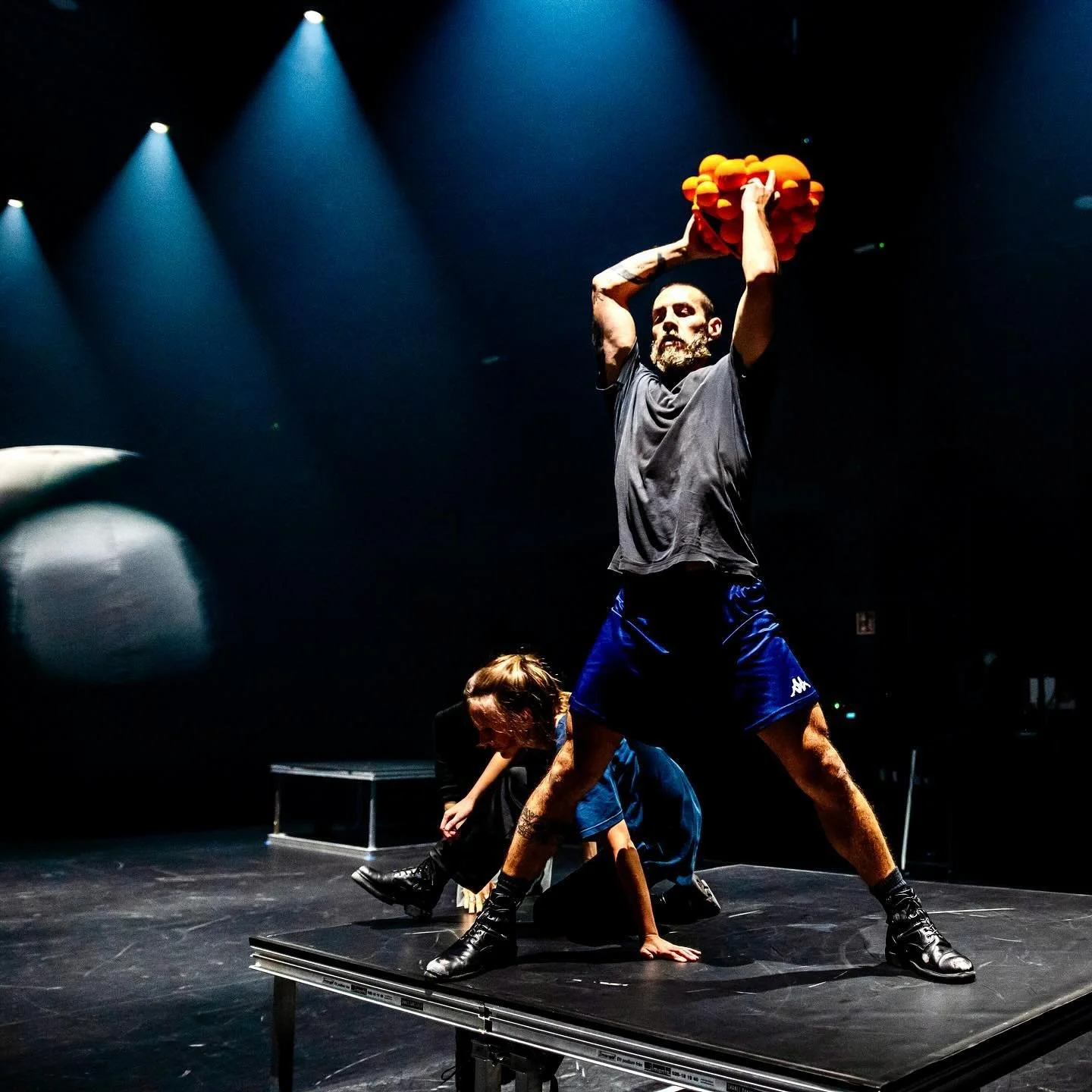 @skanesdansteater - DOMINO, repetitioner / rehearsals - @erika_silgoner Erika.
Premiere Saturday 7/9-24. https:// www.skanesdansteater.se/club-domino.
#sk&auml;nesdansteater #skanesdansteater #dance
#malm&ouml; #malm&ouml;dans