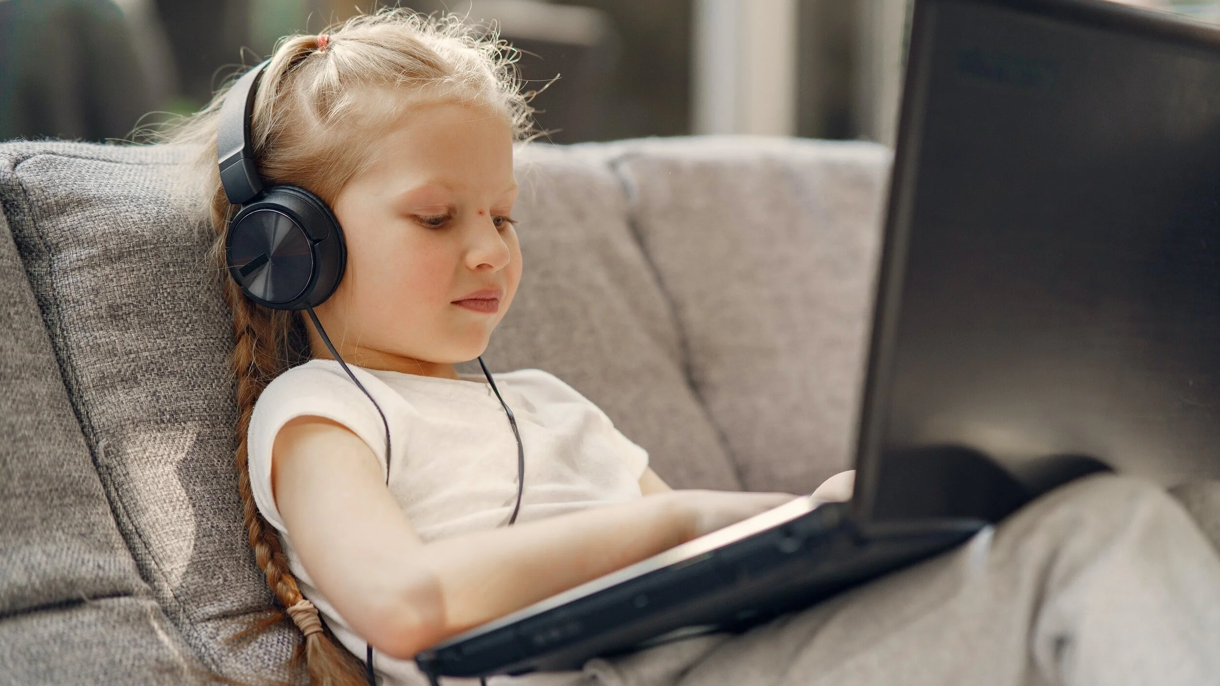 Which Is Best for My Young Child: Audiobooks or Print Books?