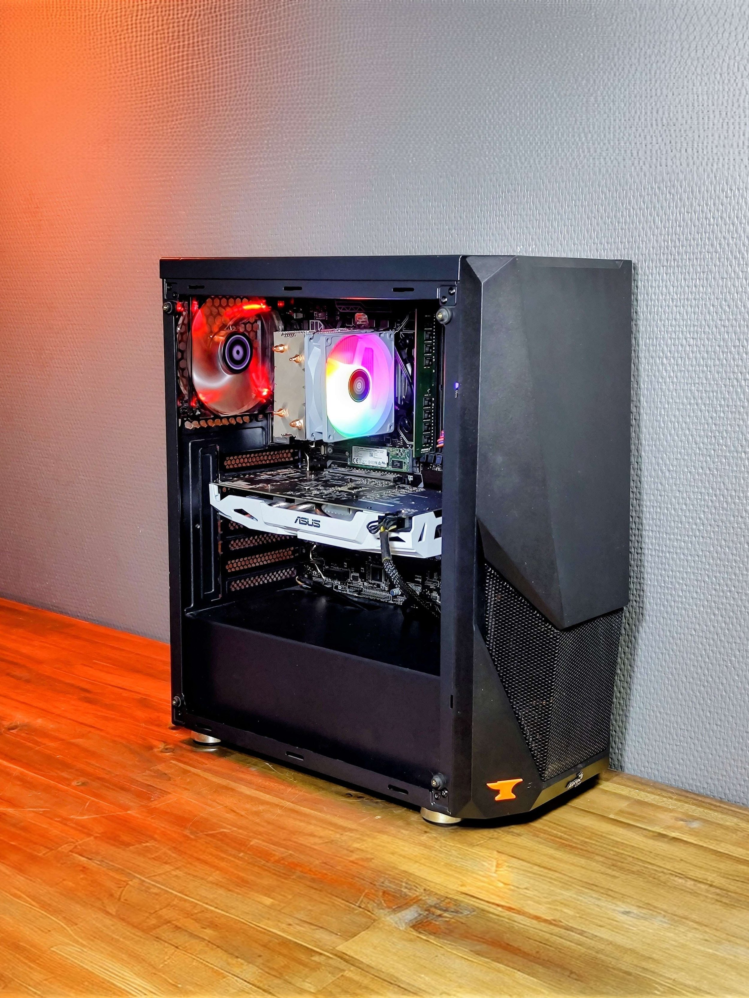 Lepposa Pelikone | I7 6700 | GTX 1060 | 16GB | 128GB SSD | 500GB HDD