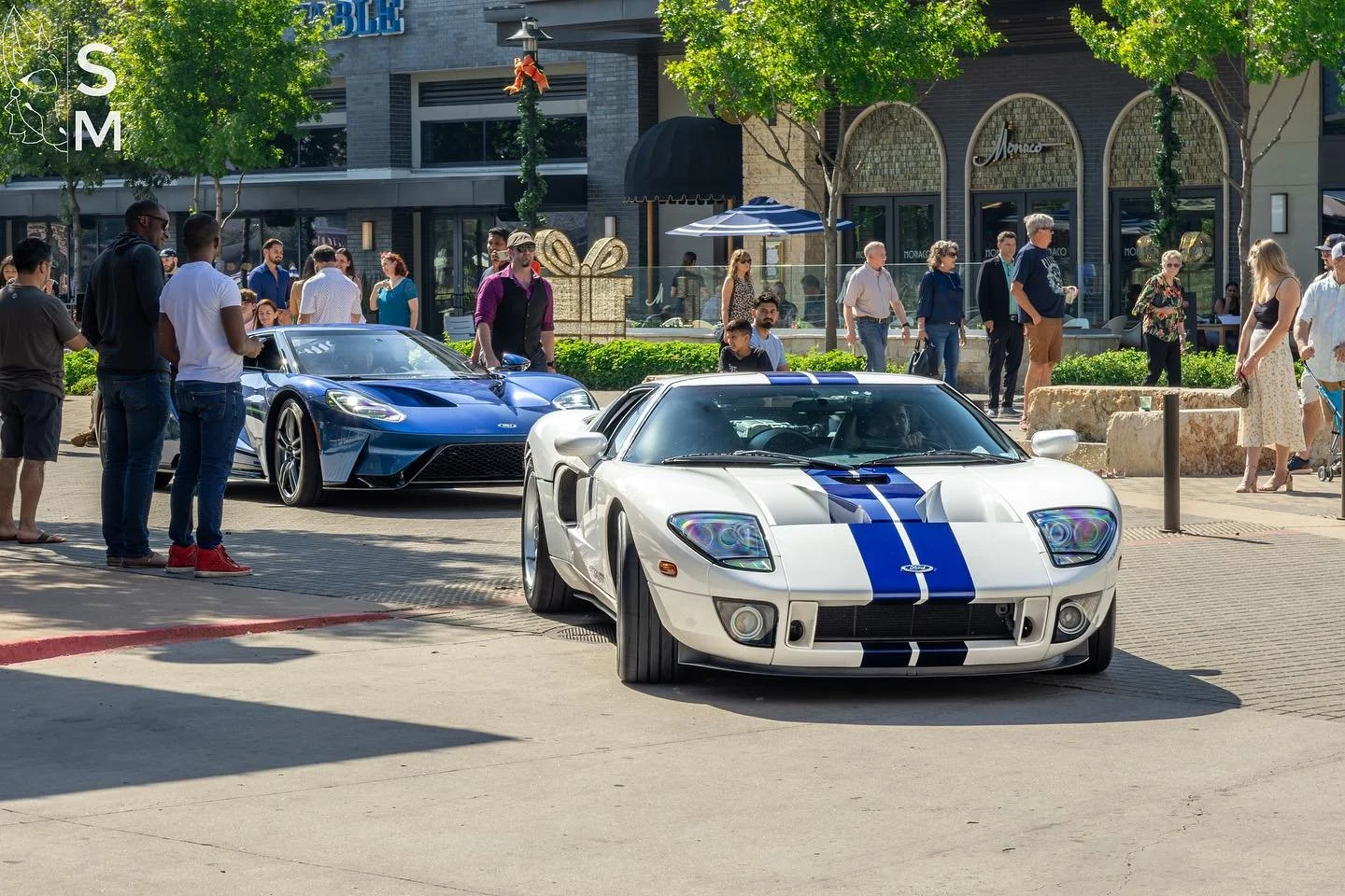 Rainy days like today are just excellent for editing. 
-
If you could pick one which one would you pick? 
-
Meet: @carsandcocktailsdallas 
-
Owners: @gt.rules ( Blue ), @jimhughes954 ( Black ), Jas Pannu (White) 
-
#ford #fordperformance #fordgt #for
