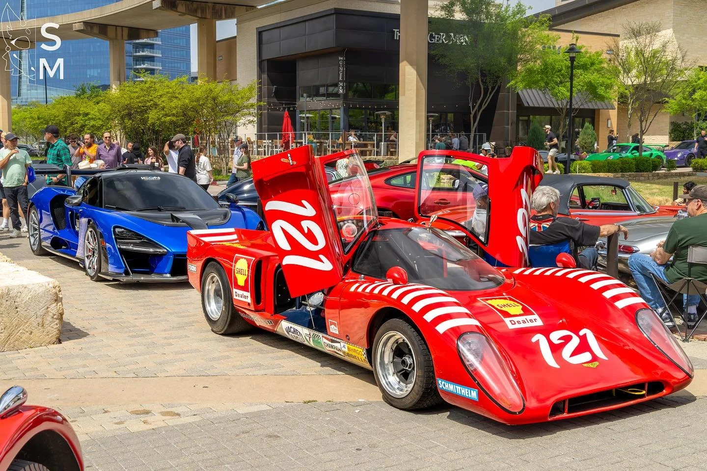 There were so many beautiful cars this Sunday. The Senna was a fun surprise. ✨
-
What car was your favourite? 🏎️💨
-
Meet: @carsandcocktailsdallas 
-
#supercarsindallas #cars #supercars #lamborghini #porsche #nsx #jaguar #shelbycobra #mclaren #mclar