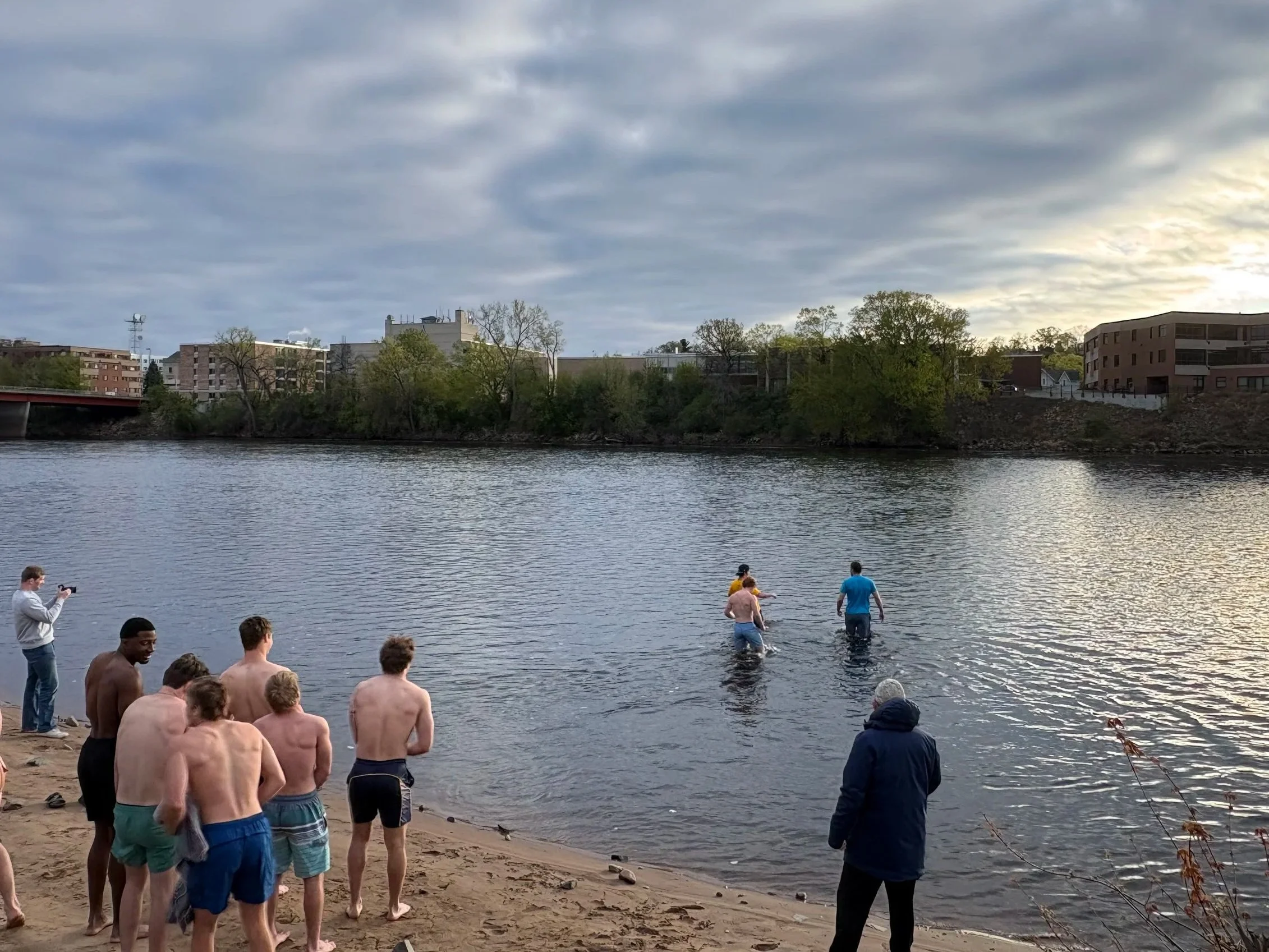 8+1 Wrestlers Get Baptized!﻿
